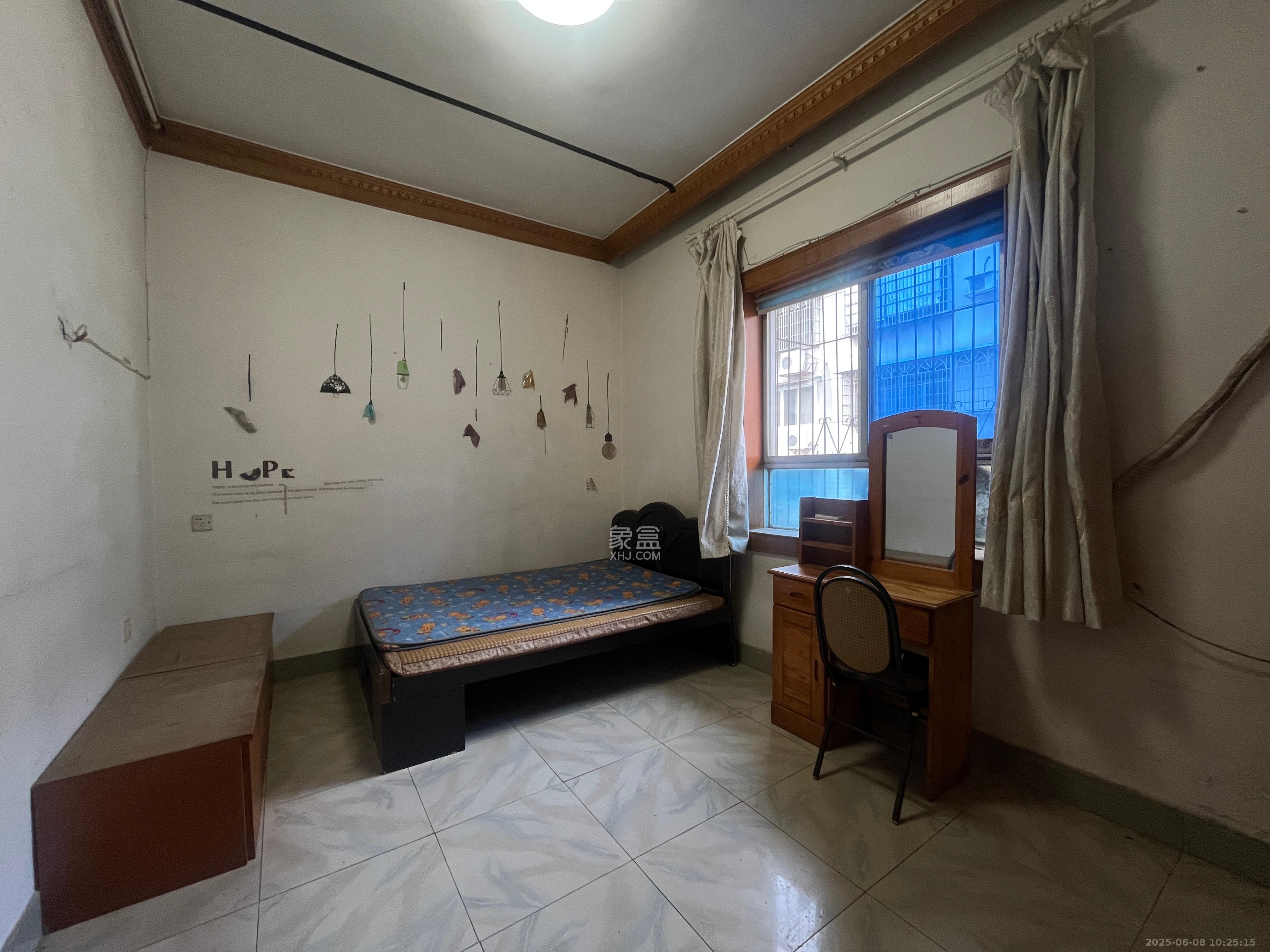 长重机械厂宿舍 2室1厅1卫 900.0元/月 长重机械厂宿舍 2室1厅1卫 900.0元/月室内图