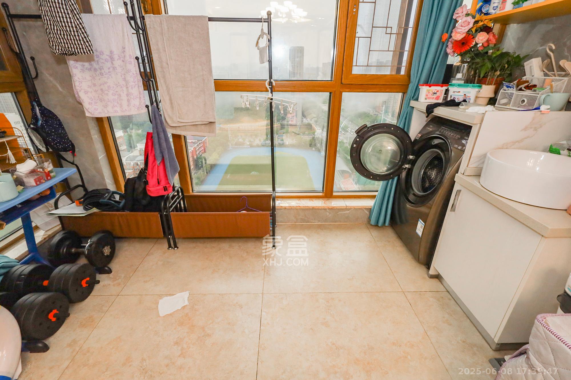 钰龙天下一期  3室2厅1卫    210.0万 钰龙天下一期  3室2厅1卫    210.0万阳台