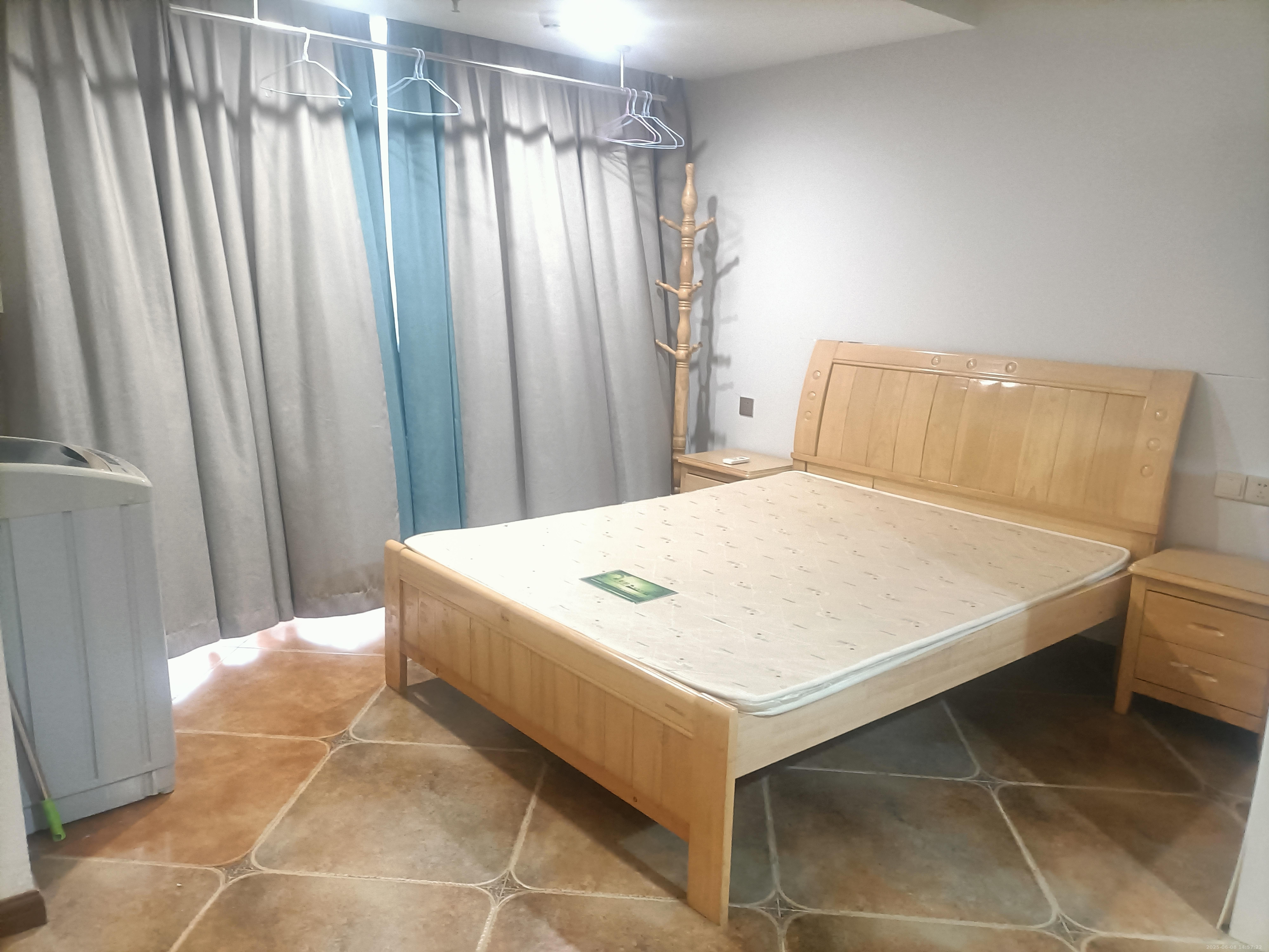 中交里城  1室1厅1卫   1500.00元/月室内图