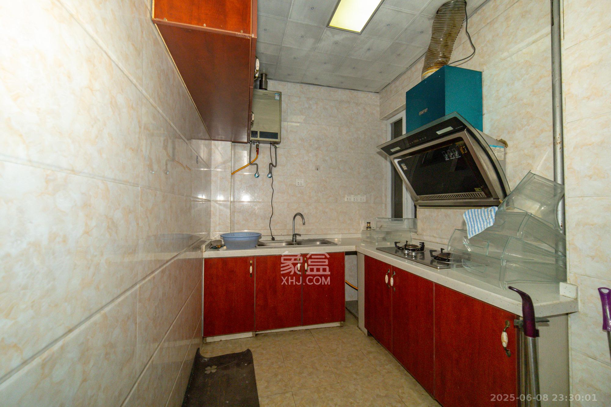 楚天世纪城西苑  3室2厅1卫    52.0万 楚天世纪城西苑  3室2厅1卫    52.0万厨房