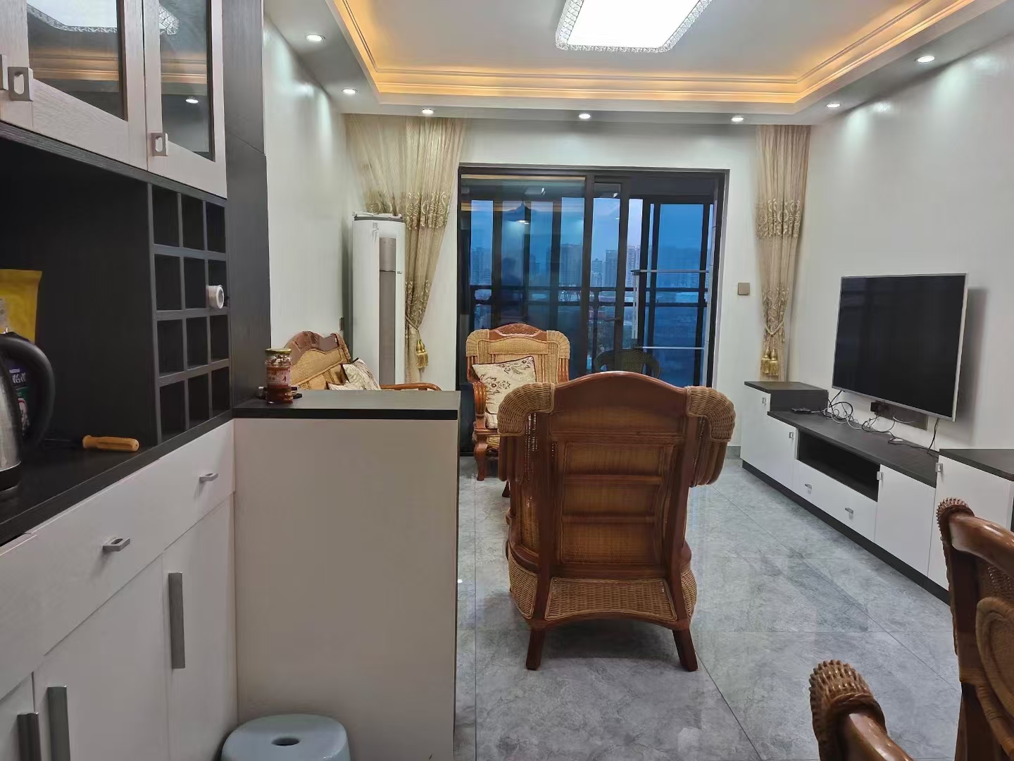 保利中央海岸一二期  3室2厅2卫    190.0万 保利中央海岸一二期  3室2厅2卫    190.0万室内图