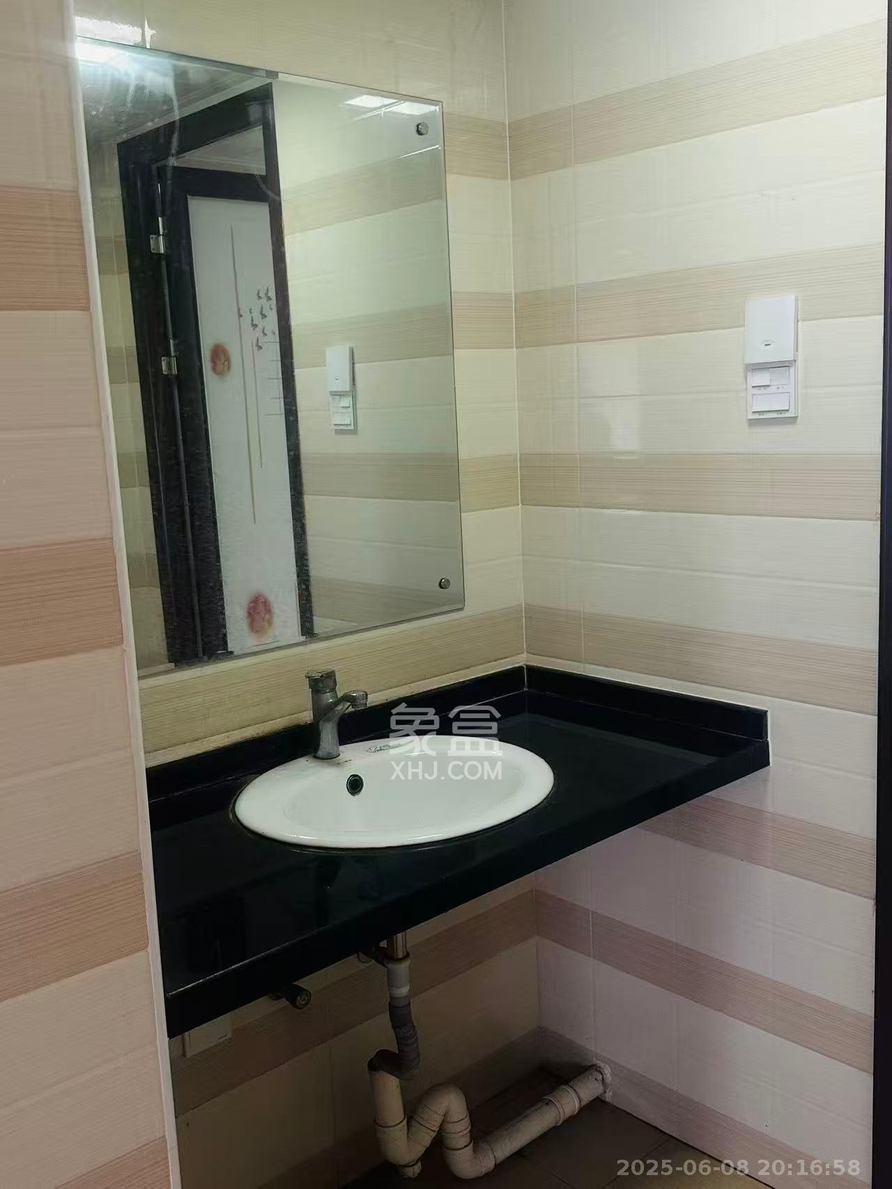 中天瑞景  5室2厅1卫    3500.0元/月室内图