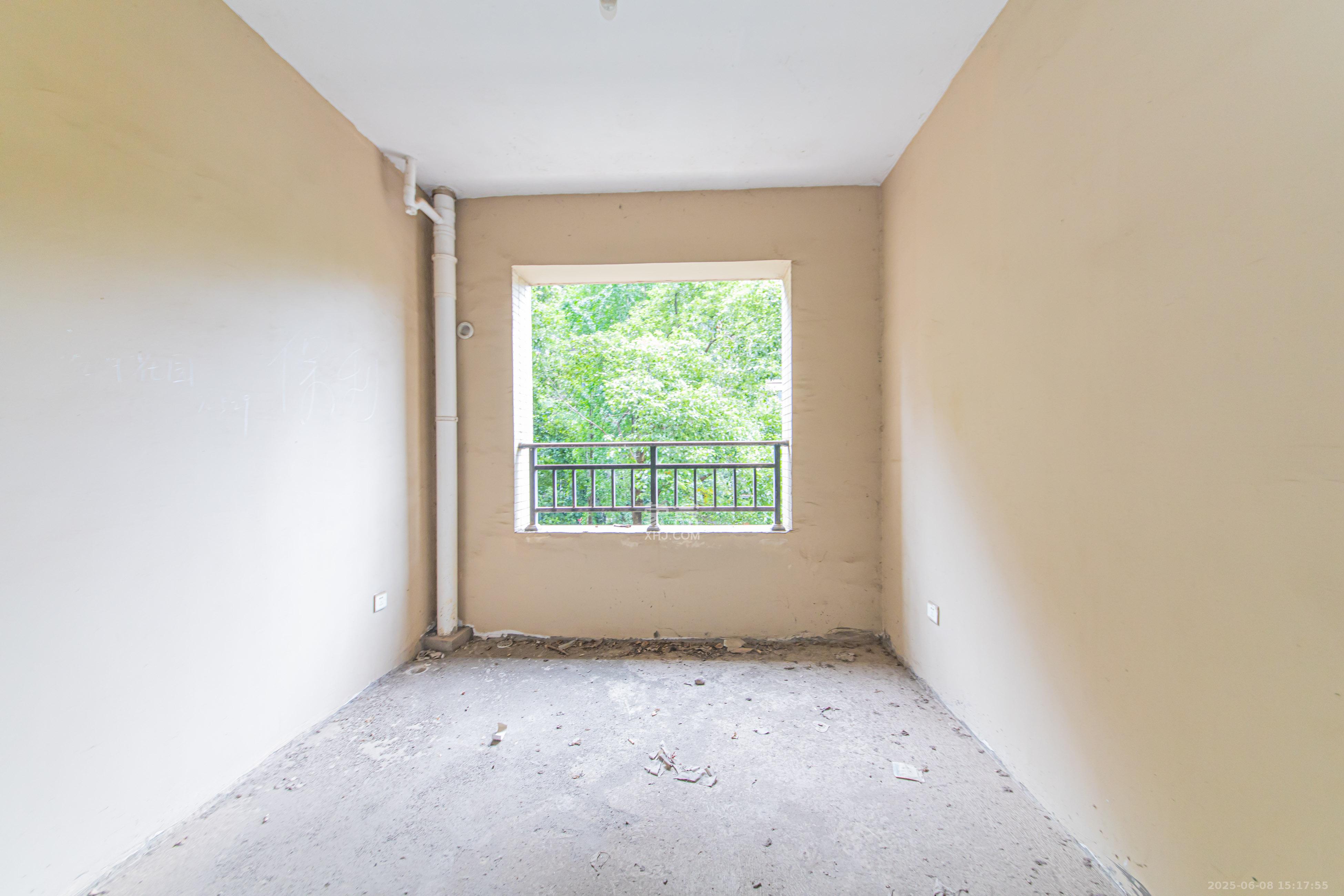 保利花园 3室2厅1卫 96.0万 保利花园 3室2厅1卫 96.0万卧室