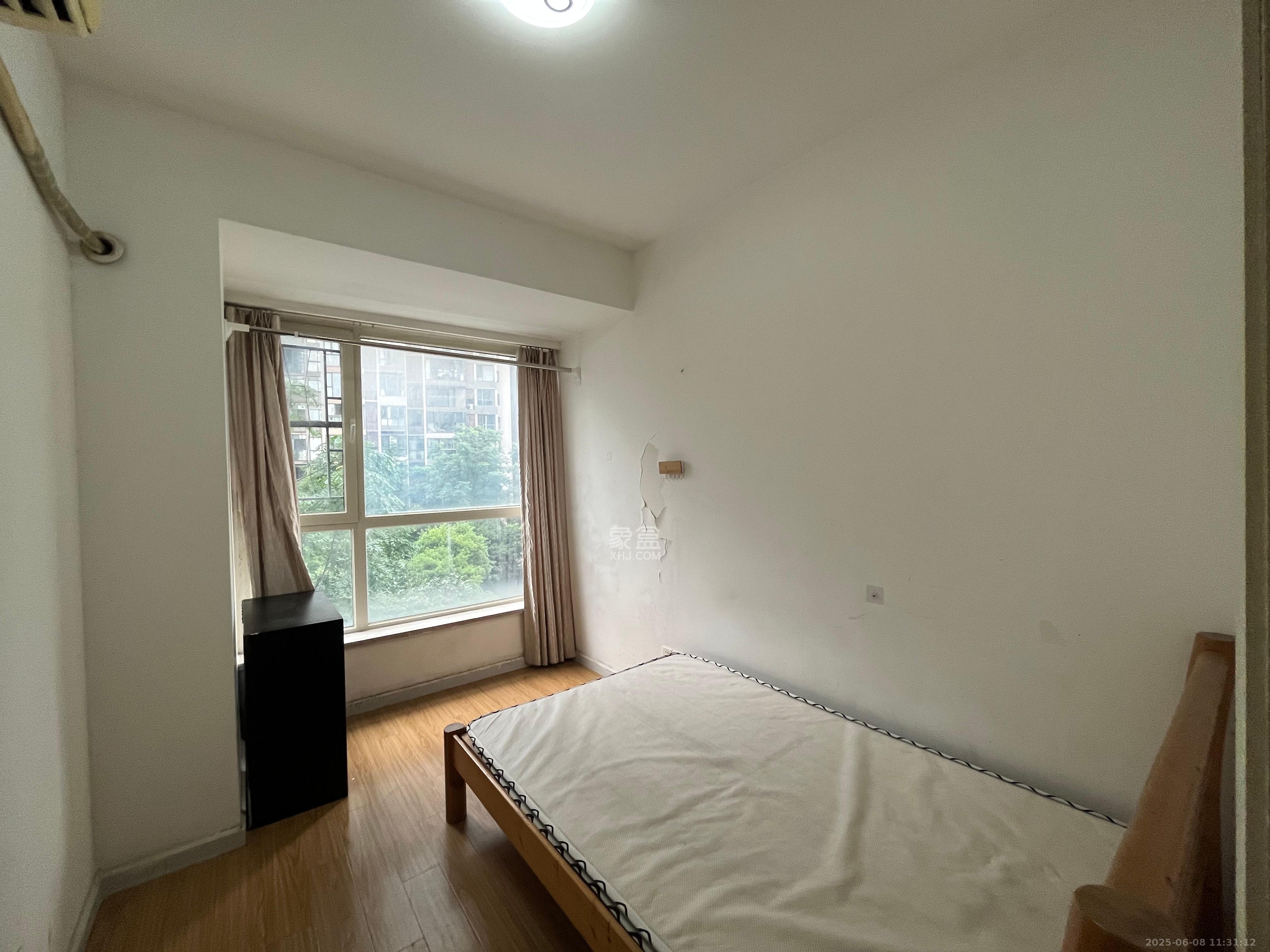 北辰三角洲E5区  3室1厅1卫   2600.00元/月室内图