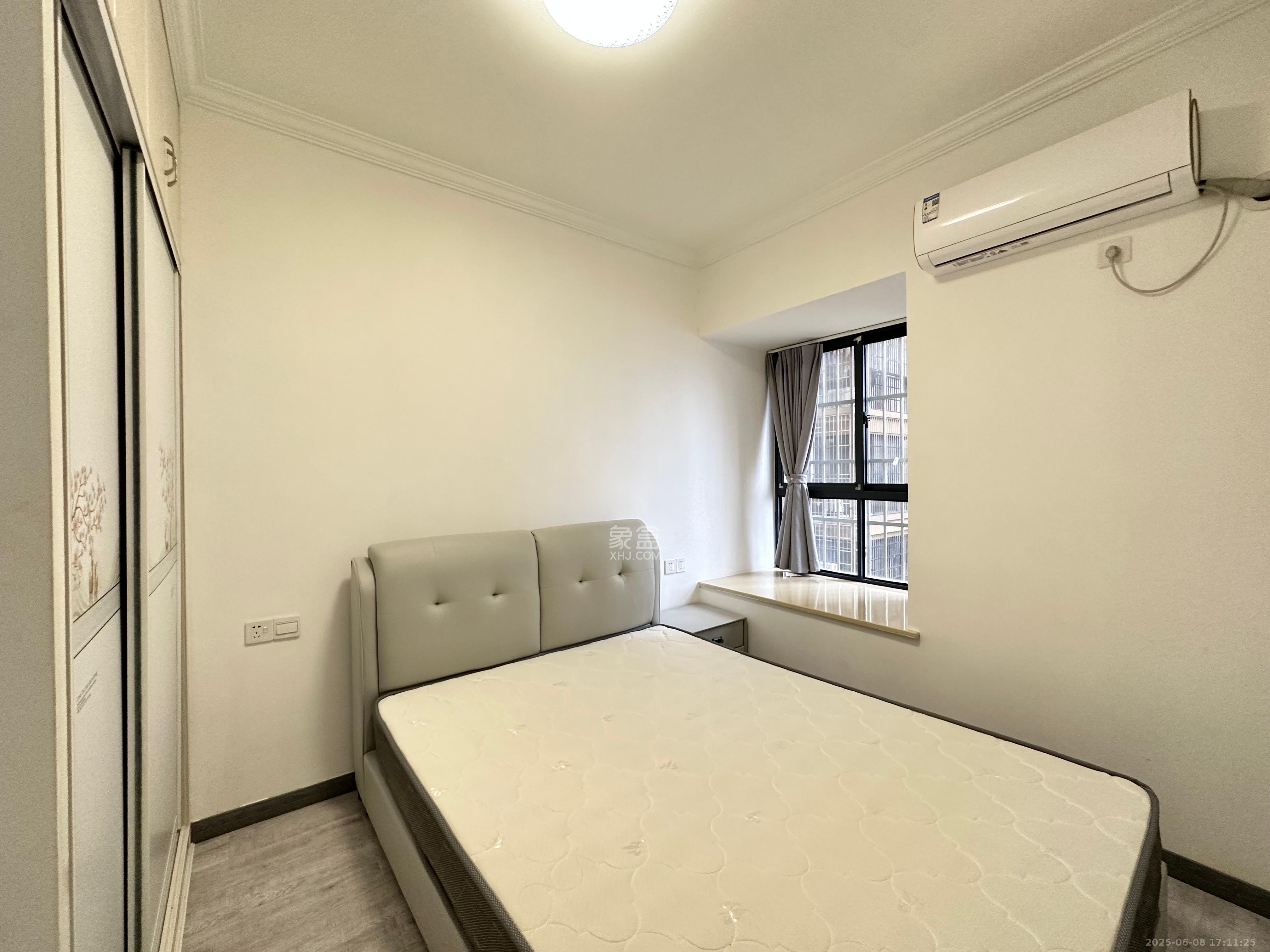 鑫天格林香山  3室2厅1卫    1600.0元/月室内图