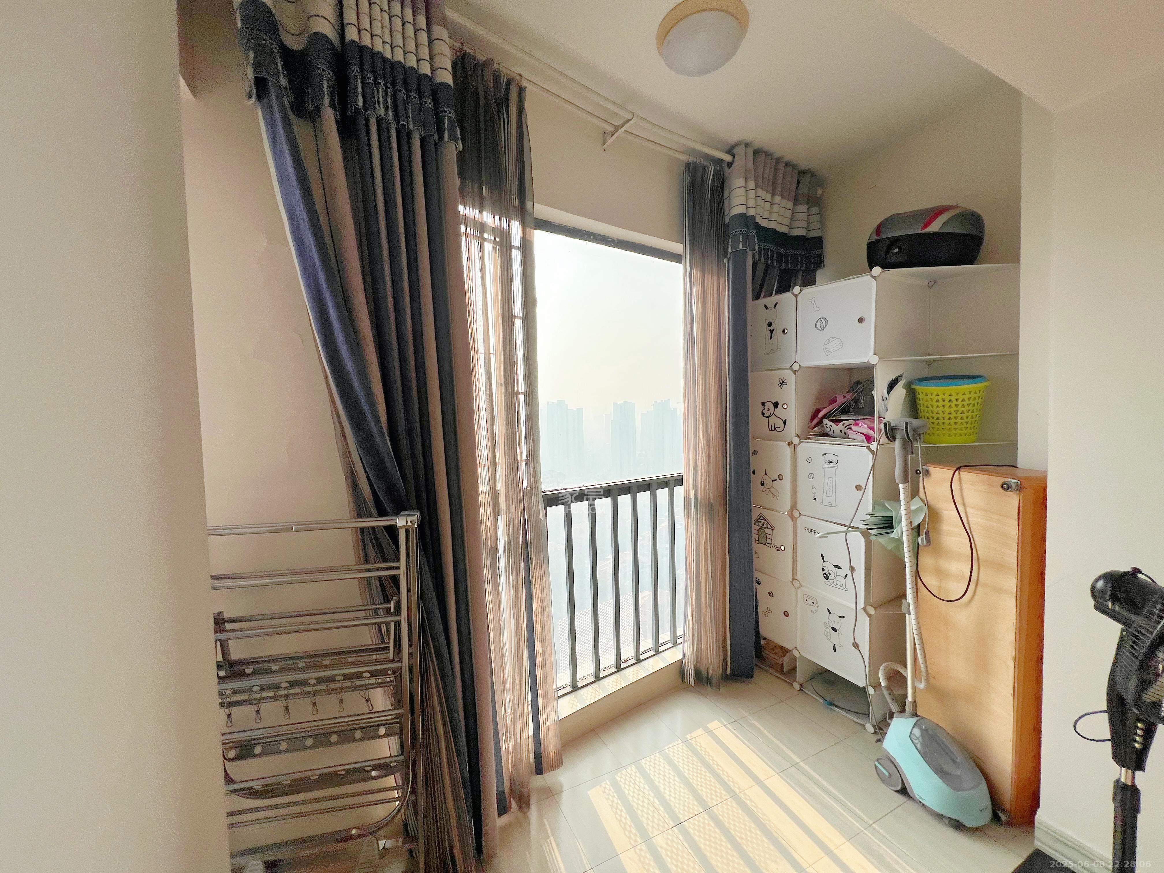 中城丽景香山园  2室2厅1卫    3000.0元/月室内图