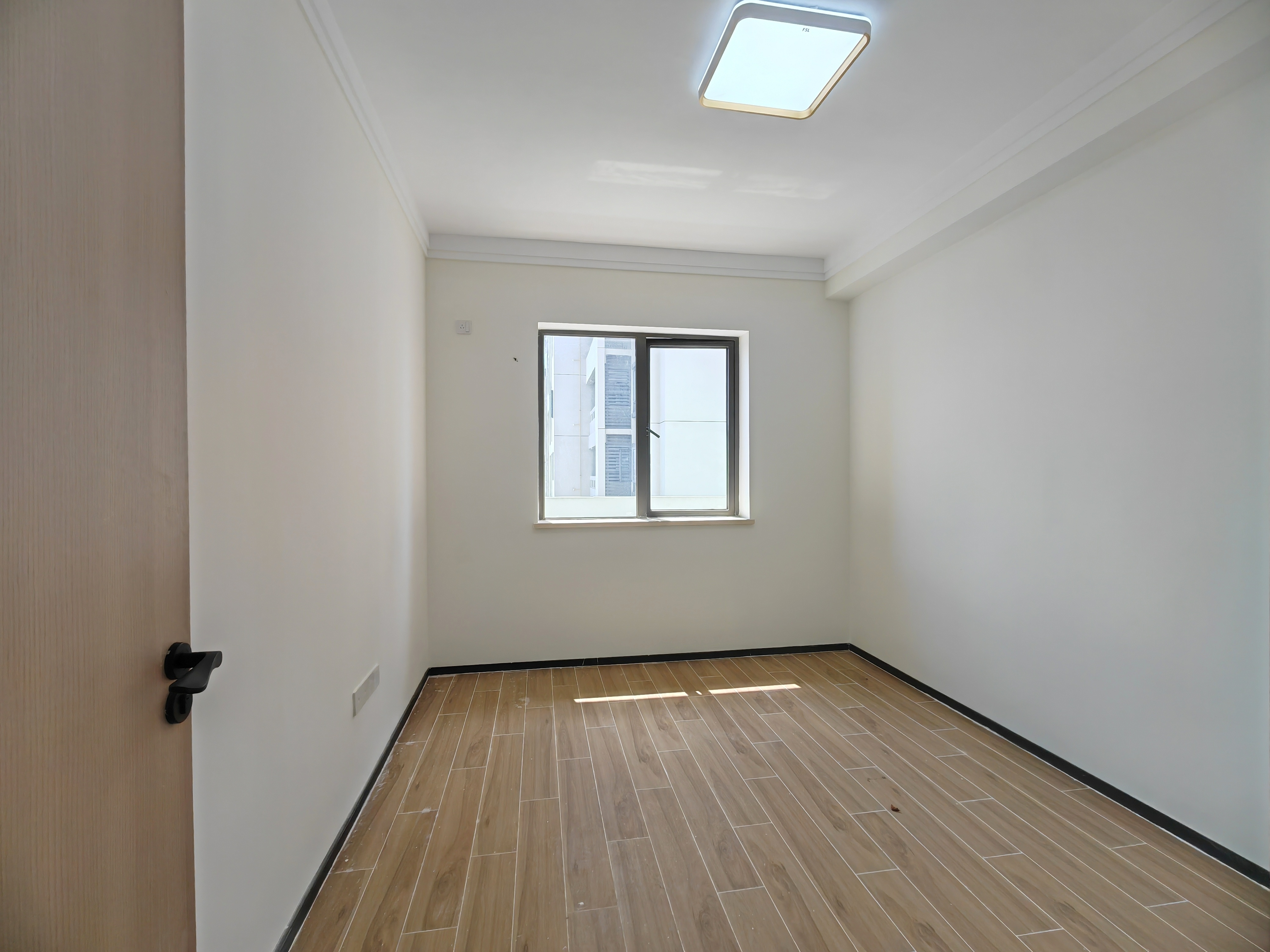 海府大院(海府路41号) 4室2厅2卫 5500.0元/月 海府大院(海府路41号) 4室2厅2卫 5500.0元/月室内图