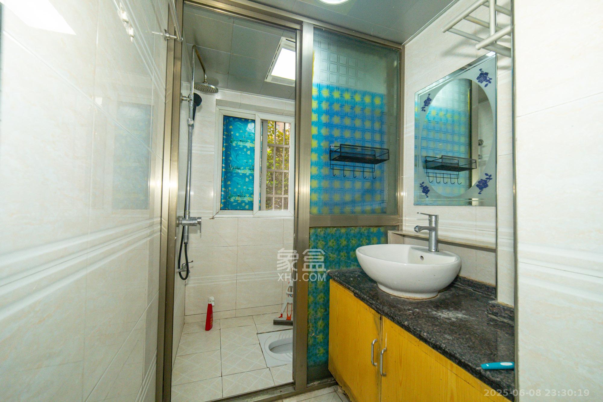 楚天世纪城东苑  3室2厅1卫    49.8万 楚天世纪城东苑  3室2厅1卫    49.8万卫生间