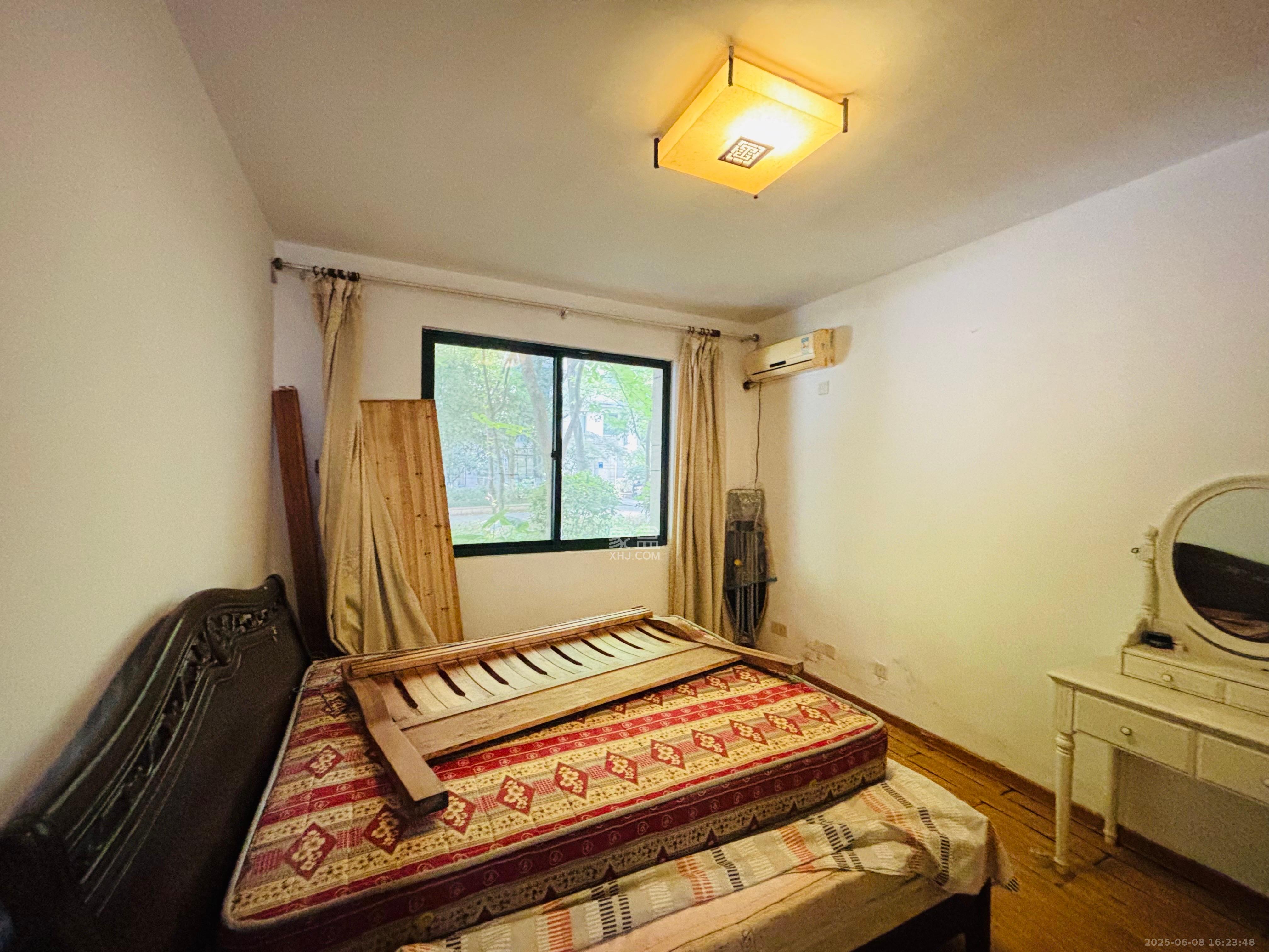 星城世家 3室2厅2卫 2300.0元/月 星城世家 3室2厅2卫 2300.0元/月室内图