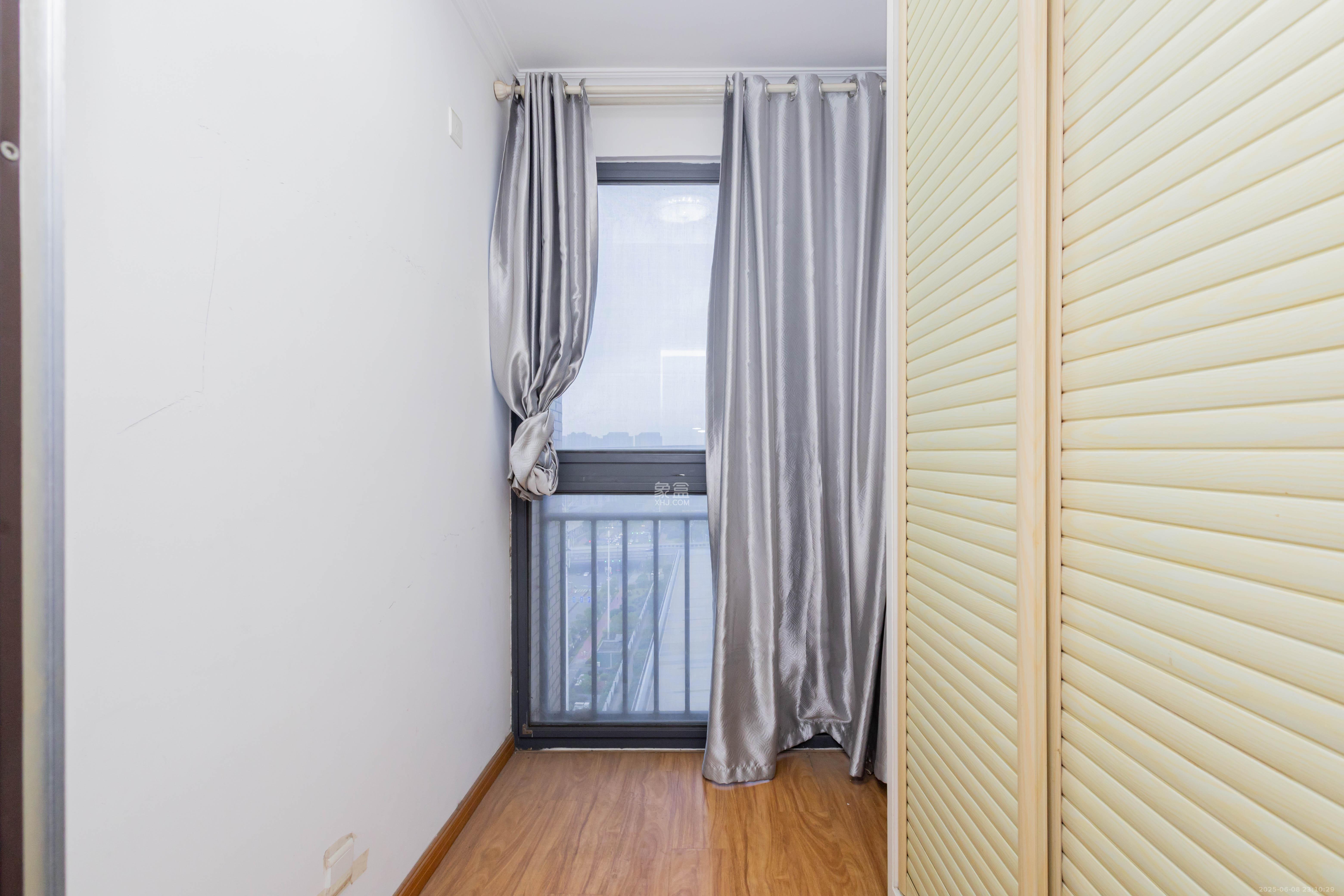 中国铁建国际城一期 3室2厅1卫 43.8万 中国铁建国际城一期 3室2厅1卫 43.8万卧室