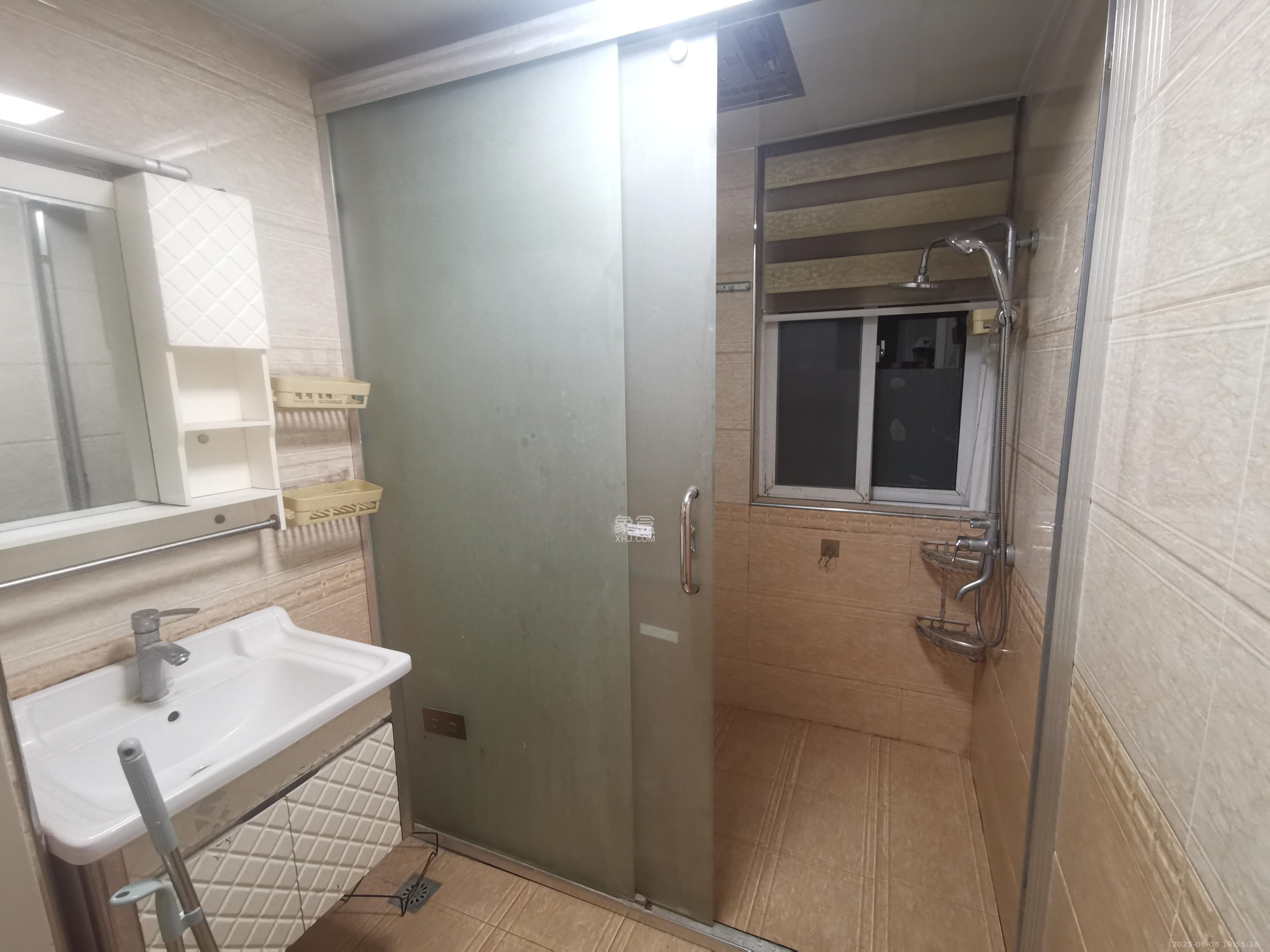 湘府十城(汇财御景湾新寓,汇财国际) 1室2厅1卫 2400.0元/月 湘府十城(汇财御景湾新寓,汇财国际) 1室2厅1卫 2400.0元/月室内图