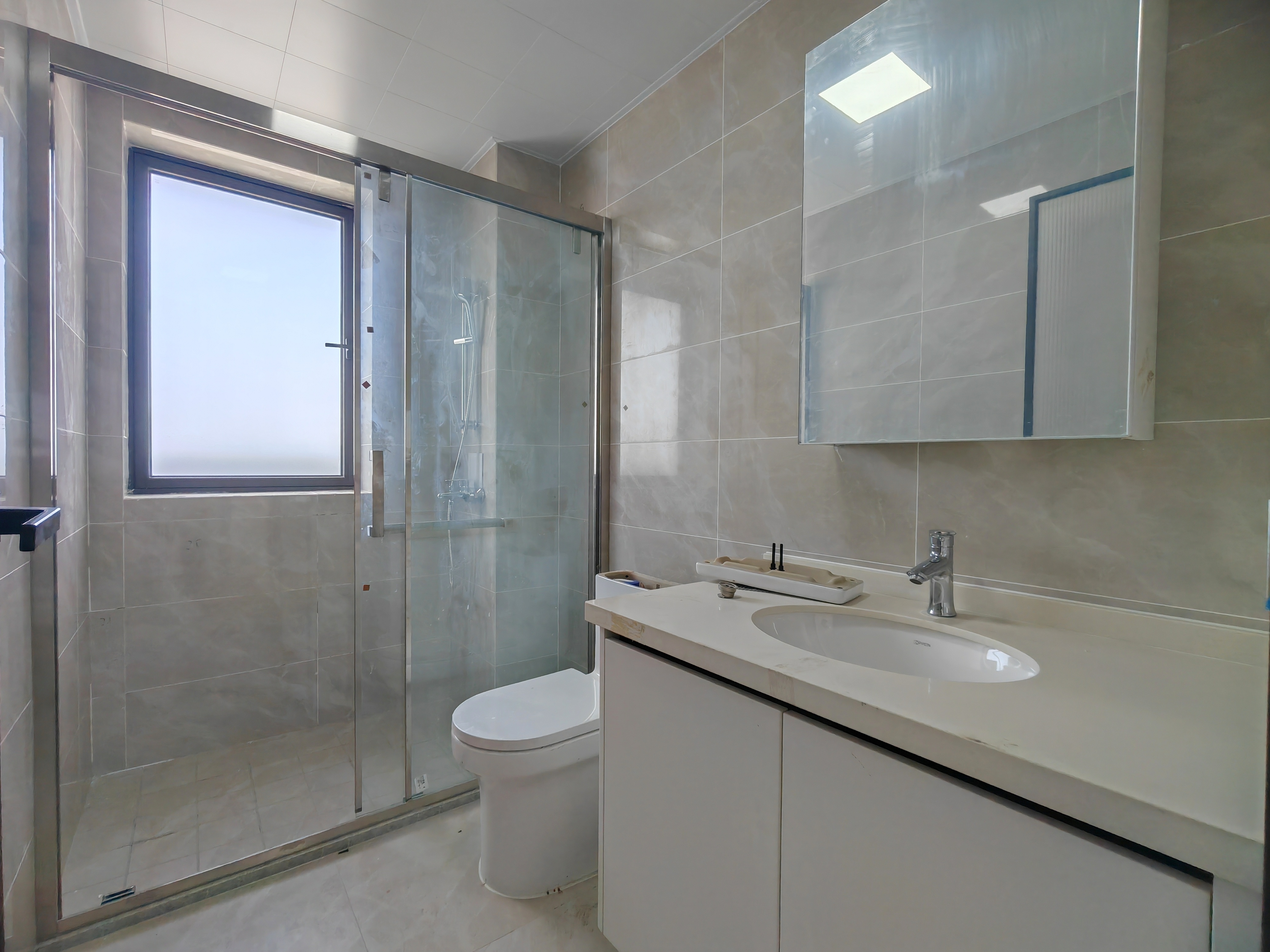 海府大院(海府路41号) 4室2厅2卫 5500.0元/月 海府大院(海府路41号) 4室2厅2卫 5500.0元/月室内图