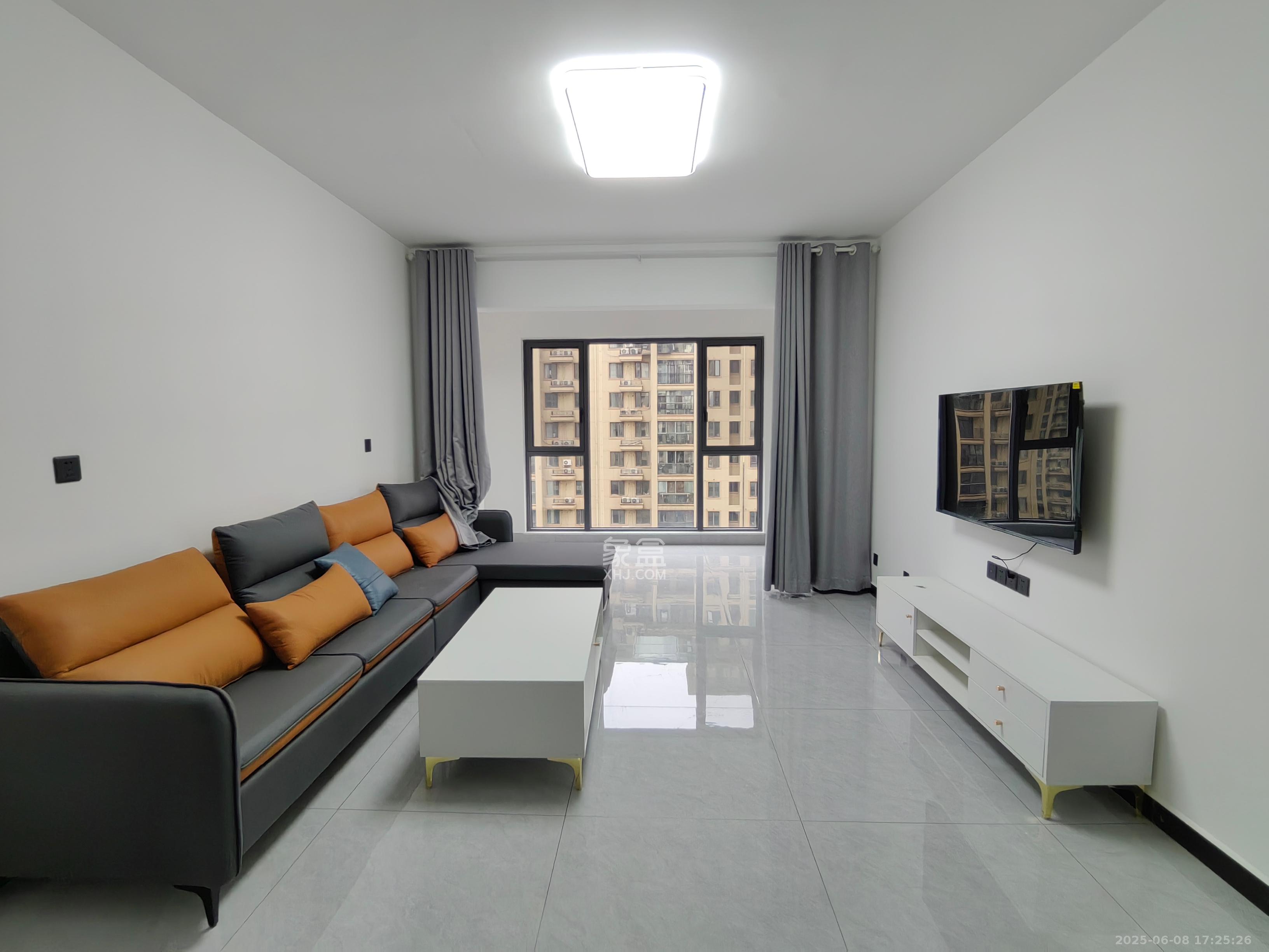 长房明宸府  3室2厅2卫    2600.0元/月 长房明宸府  3室2厅2卫    2600.0元/月