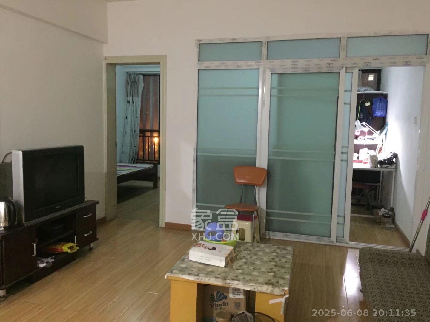 长大彩虹都  1室1厅1卫   1600.00元/月室内图
