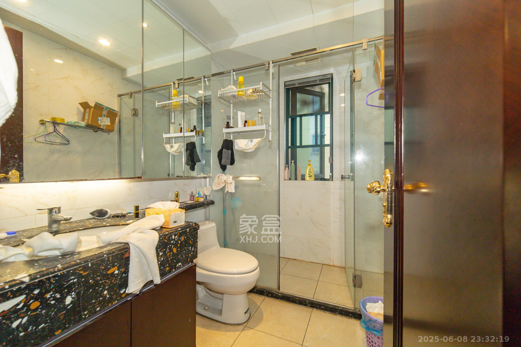 恒大翡翠华庭  3室1厅2卫    108.0万 恒大翡翠华庭  3室1厅2卫    108.0万卫生间