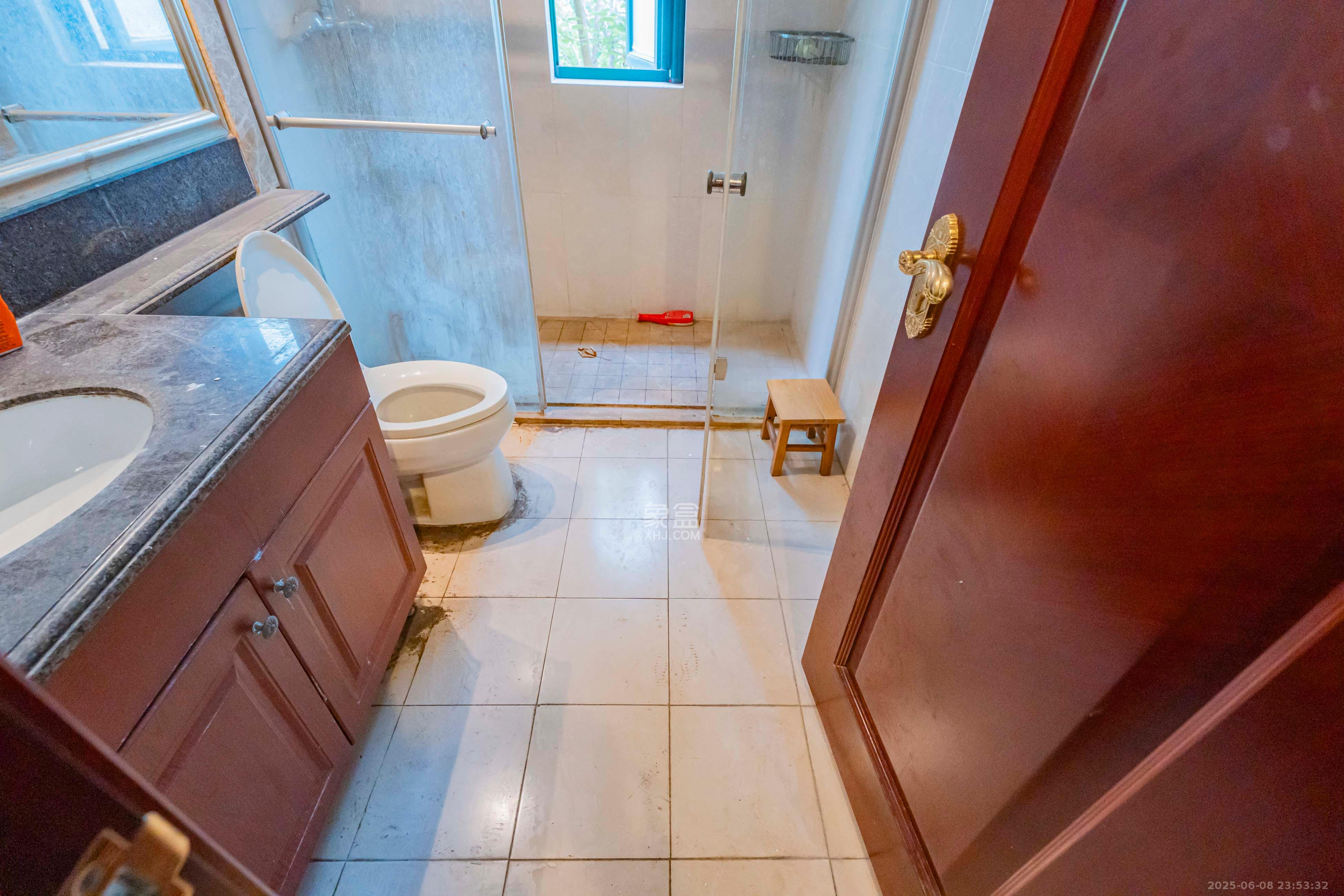 恒大雅苑 3室2厅1卫 116.0万 恒大雅苑 3室2厅1卫 116.0万卫生间