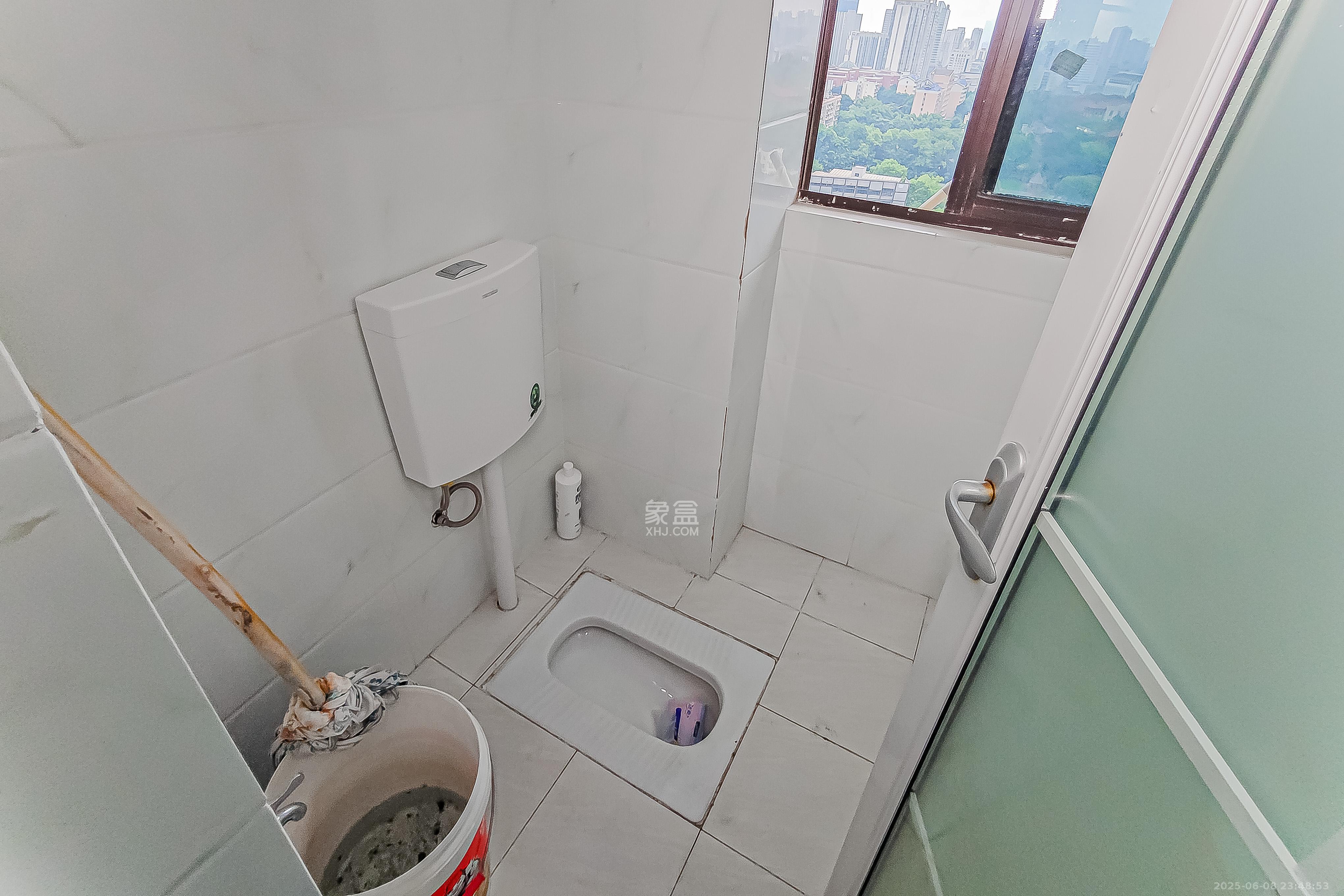 顺安大厦  3室2厅1卫   105.00万卫生间