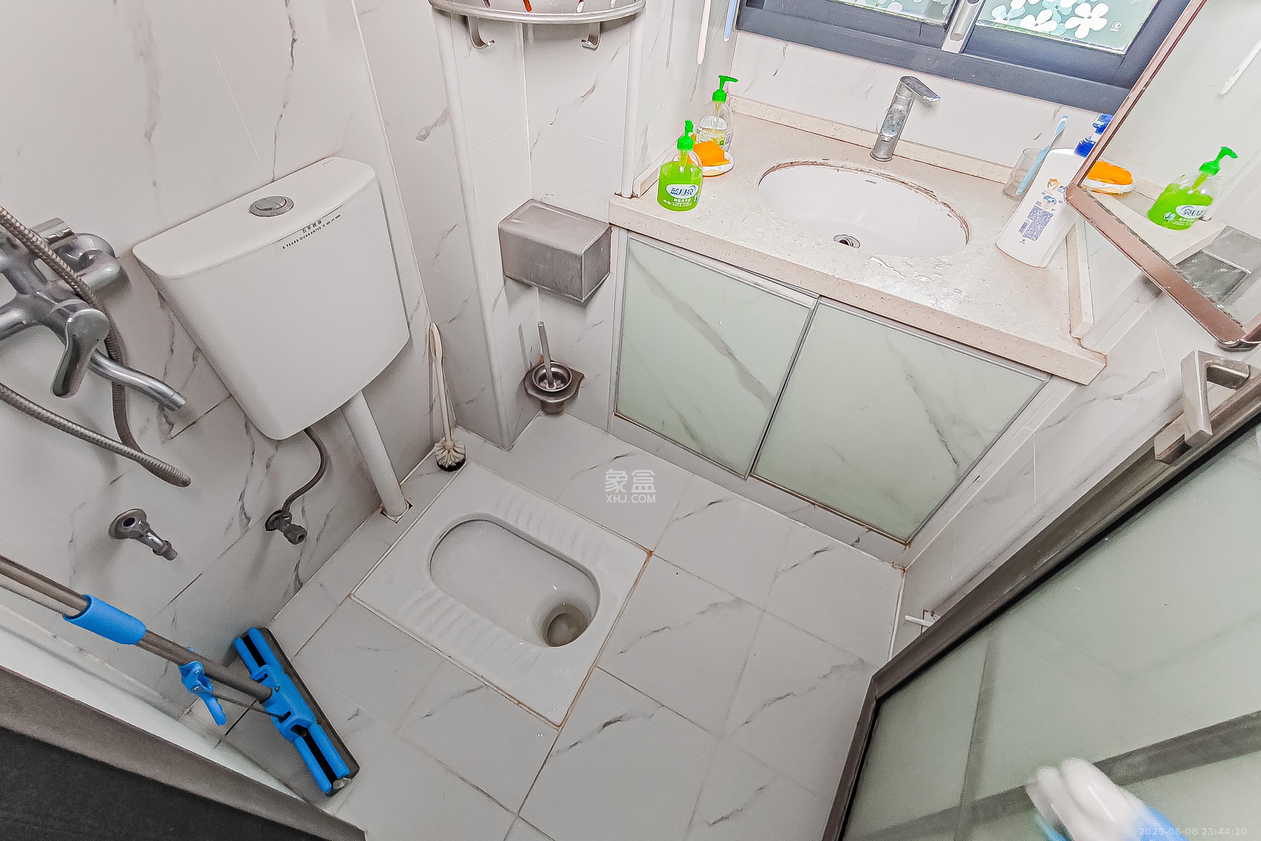 广济桥商务厅宿舍 2室2厅1卫 42.0万 广济桥商务厅宿舍 2室2厅1卫 42.0万卫生间