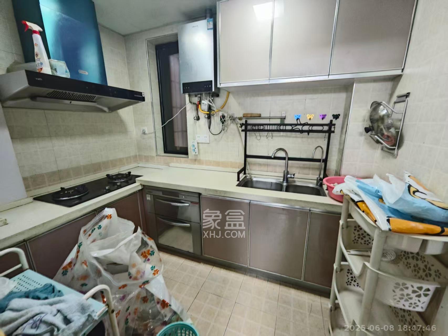 阿普阿布  4室2厅2卫    3000.0元/月室内图