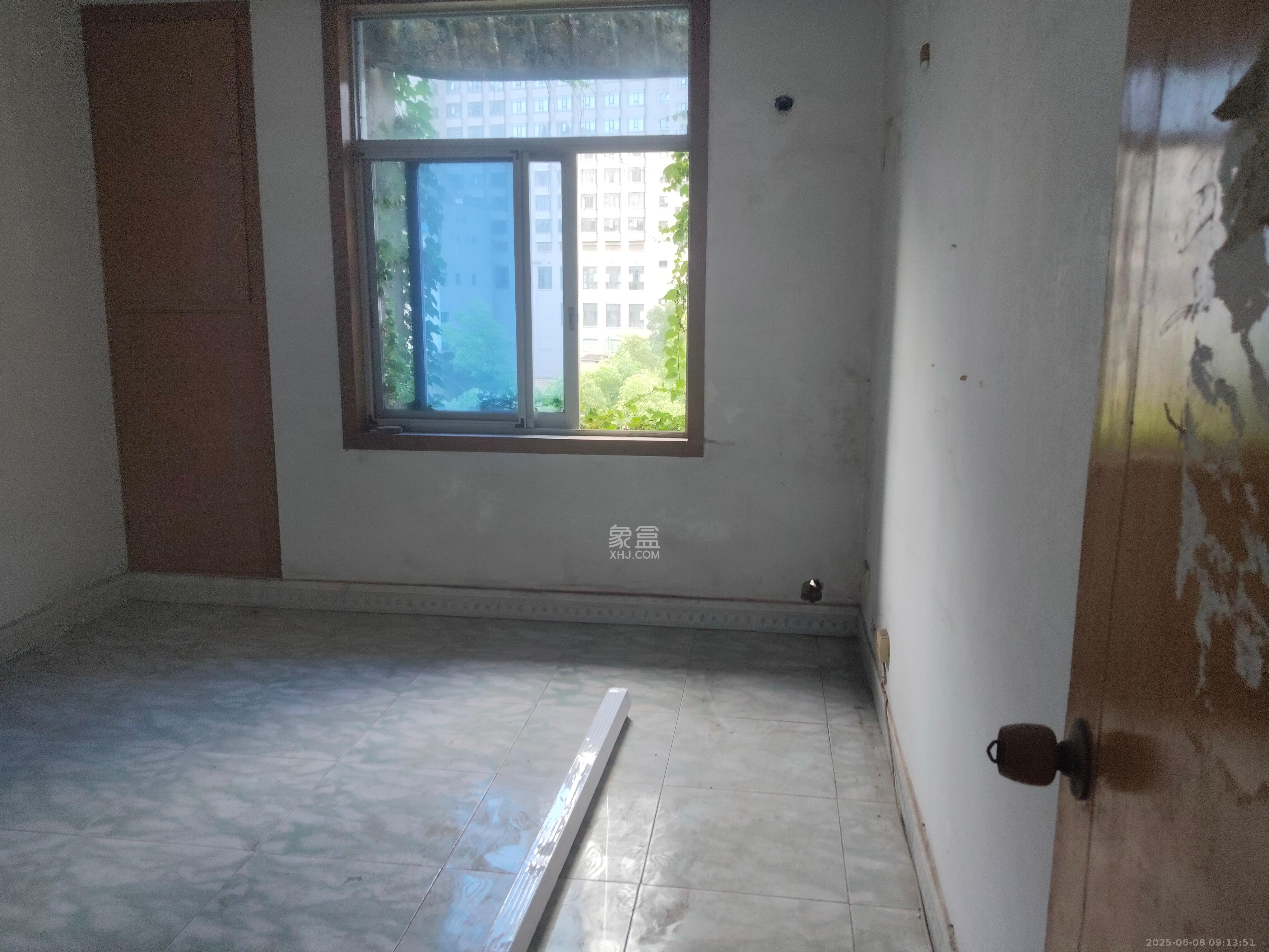 省水院宿舍 3室1厅1卫 2000.0元/月 省水院宿舍 3室1厅1卫 2000.0元/月室内图