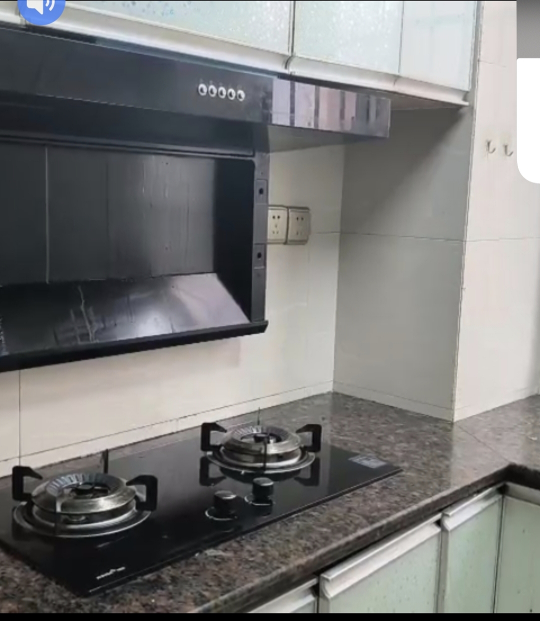 广源壹号  3室2厅2卫    72.0万客厅