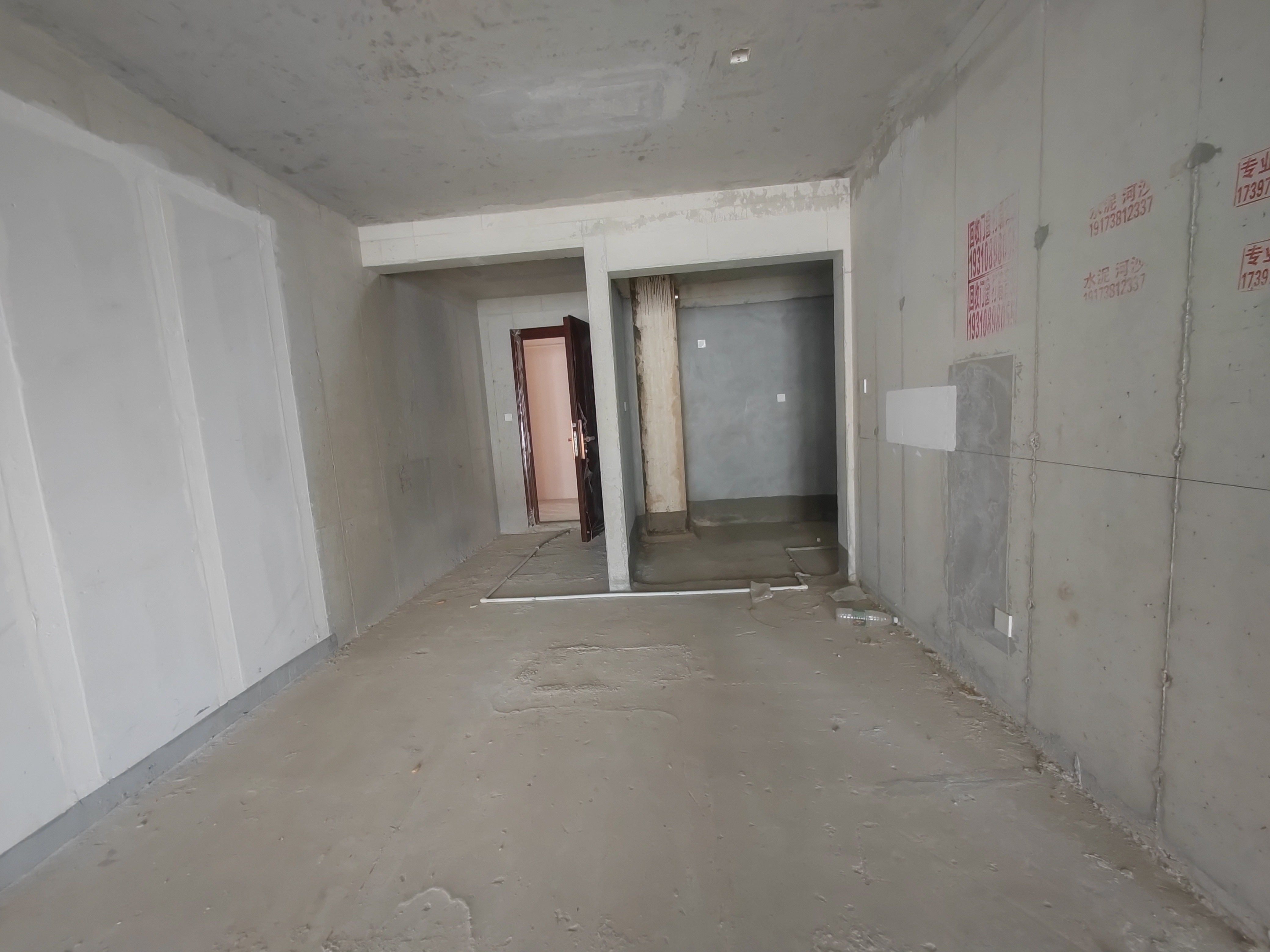 碧桂园正央时代 3室2厅2卫 52.8万 碧桂园正央时代 3室2厅2卫 52.8万客厅