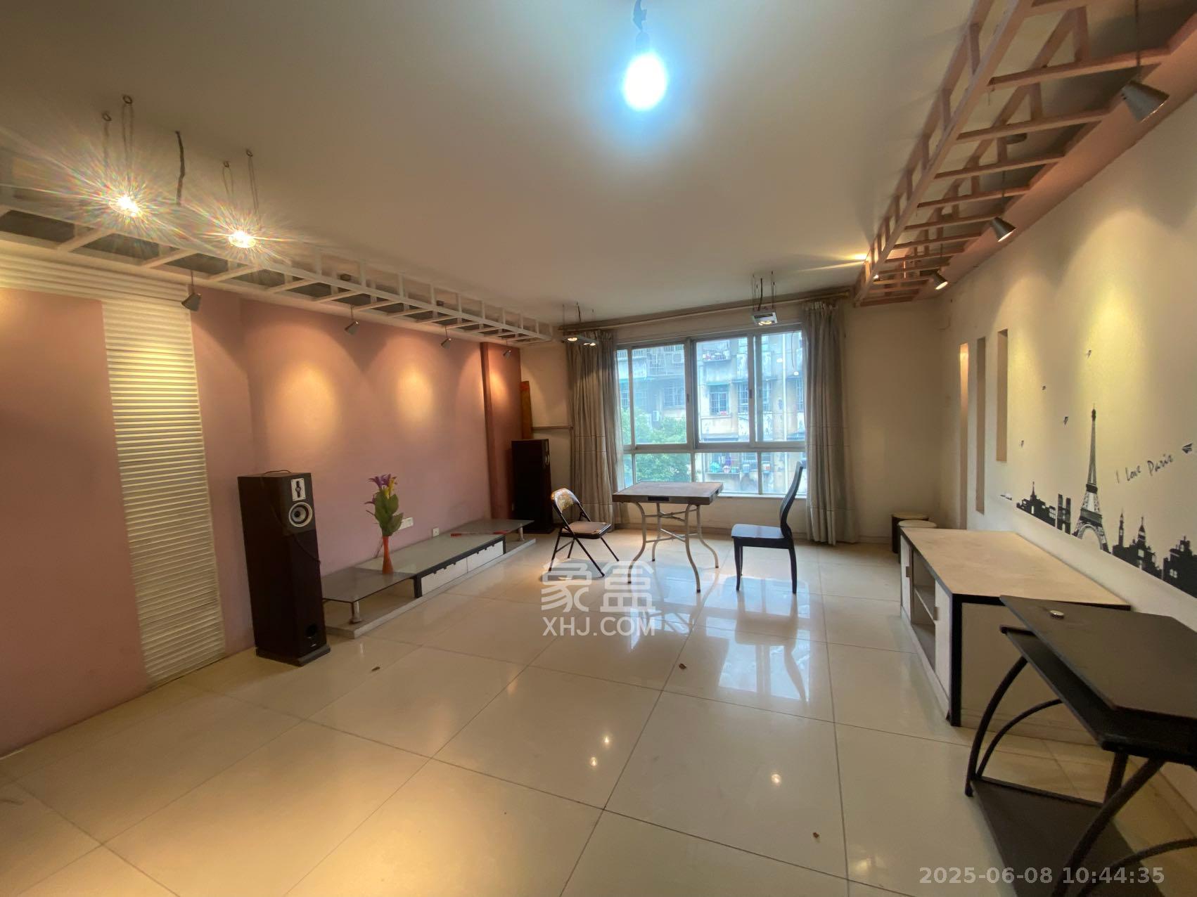 新世纪家园 3室2厅1卫 2000.0元/月 新世纪家园 3室2厅1卫 2000.0元/月室内图