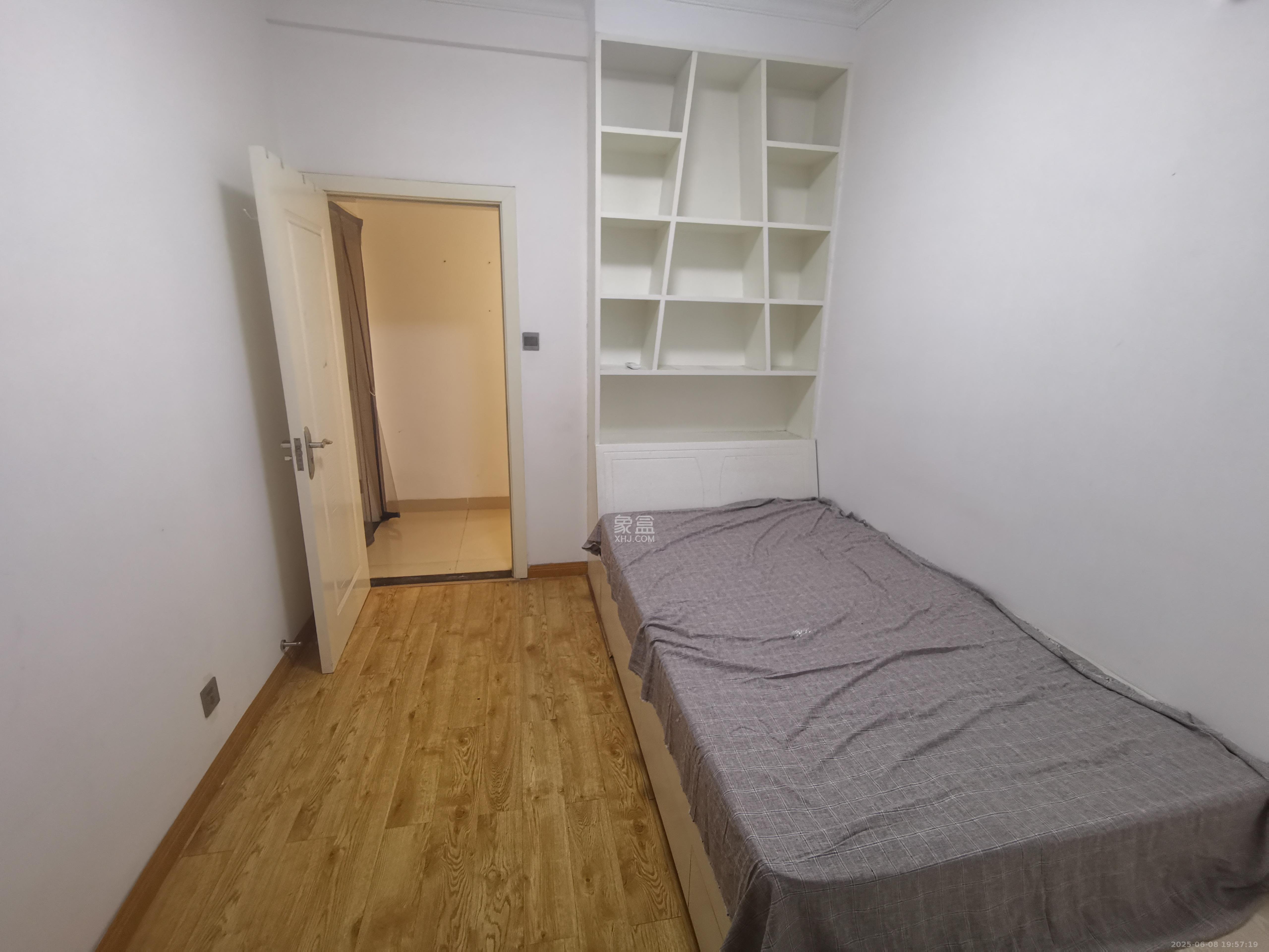 湘府十城(汇财御景湾新寓,汇财国际) 1室2厅1卫 2400.0元/月 湘府十城(汇财御景湾新寓,汇财国际) 1室2厅1卫 2400.0元/月室内图