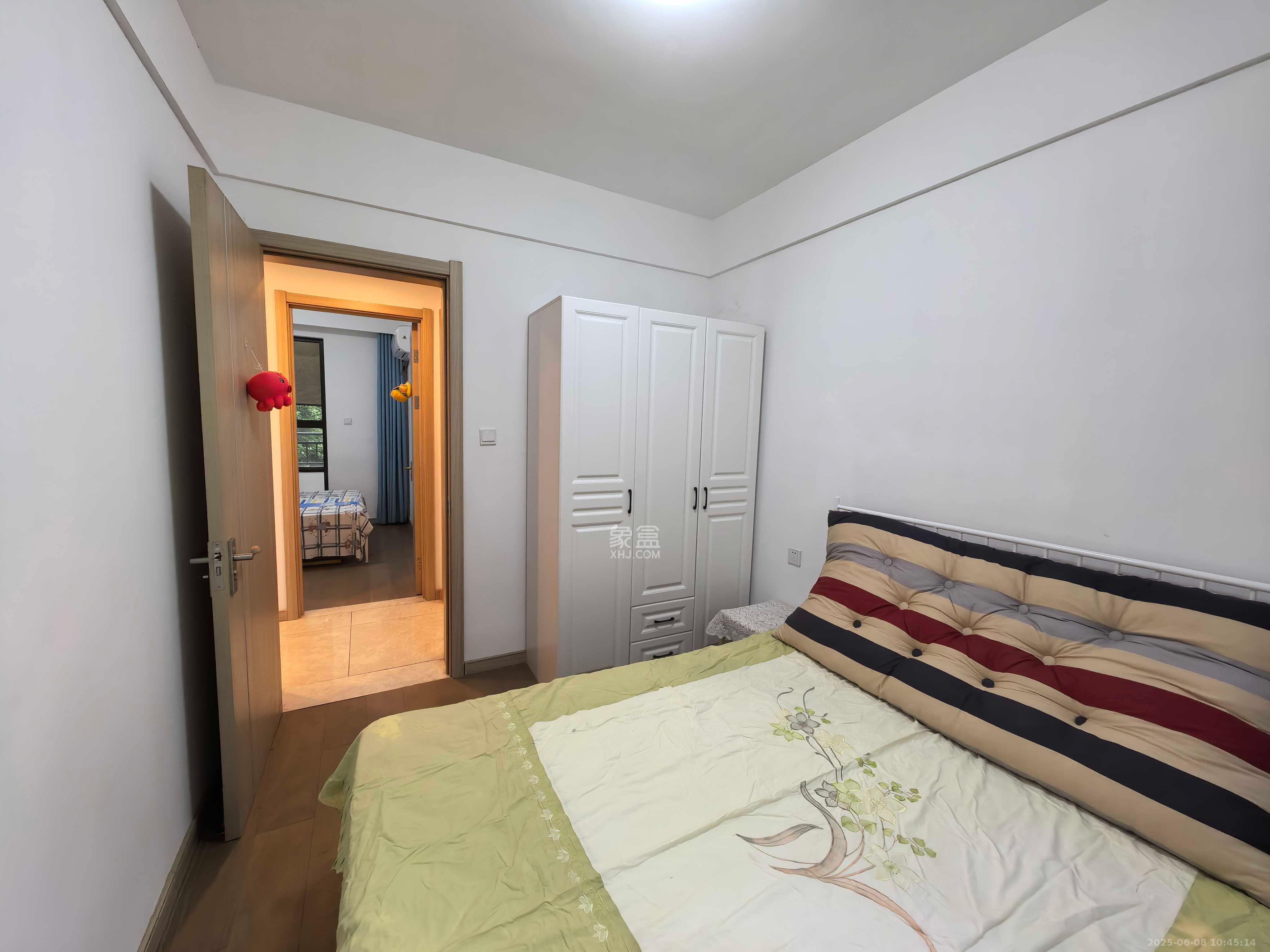 新城国际花都  3室2厅2卫    1700.0元/月 新城国际花都  3室2厅2卫    1700.0元/月室内图