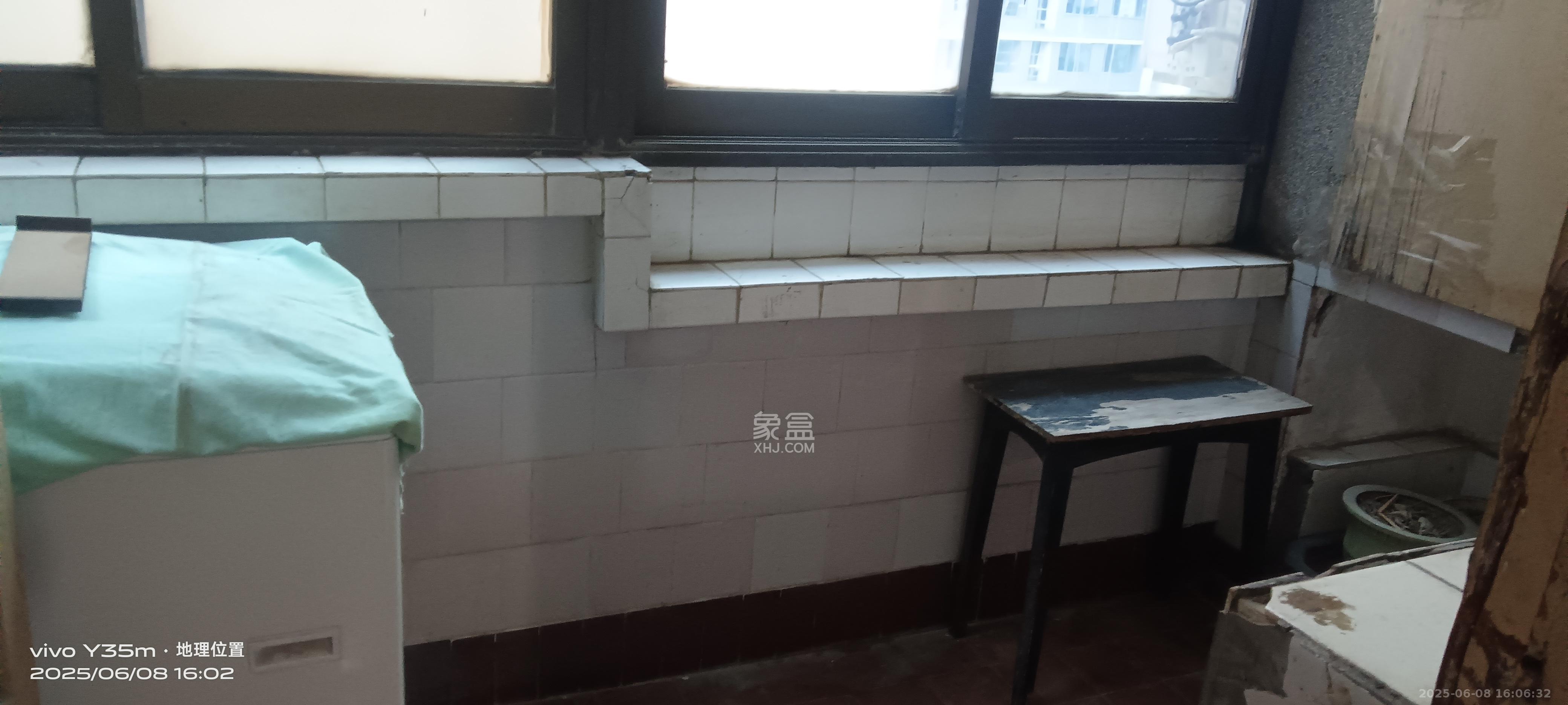 东风二村社区房 3室1厅1卫 2100.0元/月 东风二村社区房 3室1厅1卫 2100.0元/月室内图