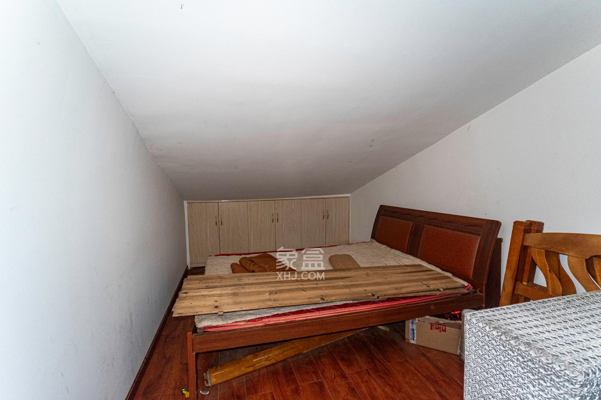 湘绣城  3室2厅1卫    35.0万其他