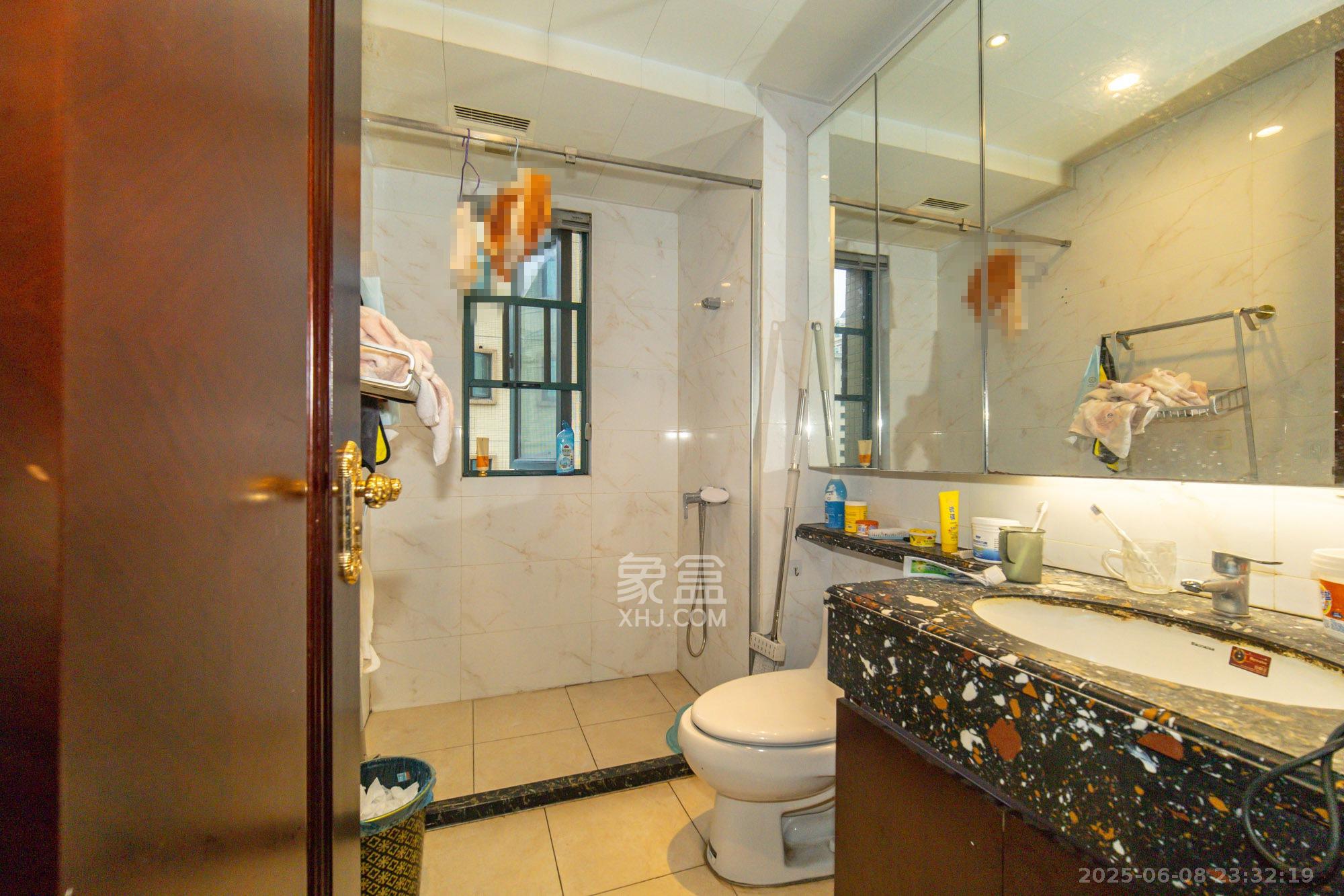 恒大翡翠华庭  3室1厅2卫    108.0万 恒大翡翠华庭  3室1厅2卫    108.0万卫生间