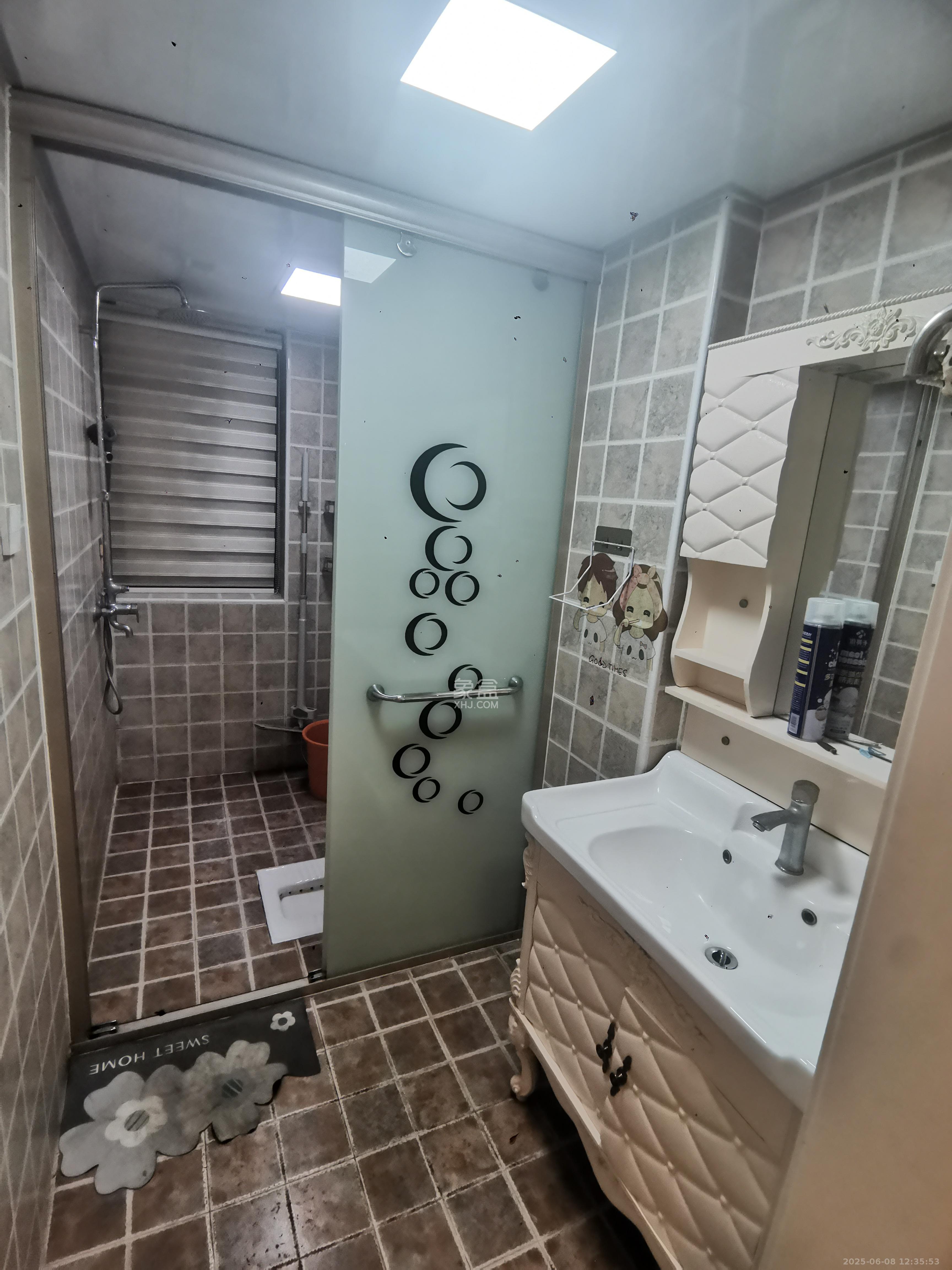 富春山  3室2厅2卫   2800.00元/月室内图