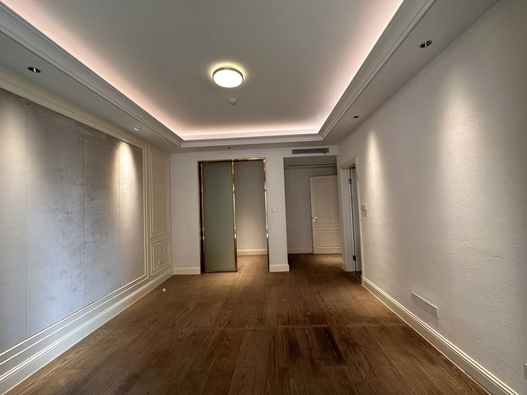 海航豪庭北苑 5室2厅3卫 8000.0元/月 海航豪庭北苑 5室2厅3卫 8000.0元/月室内图