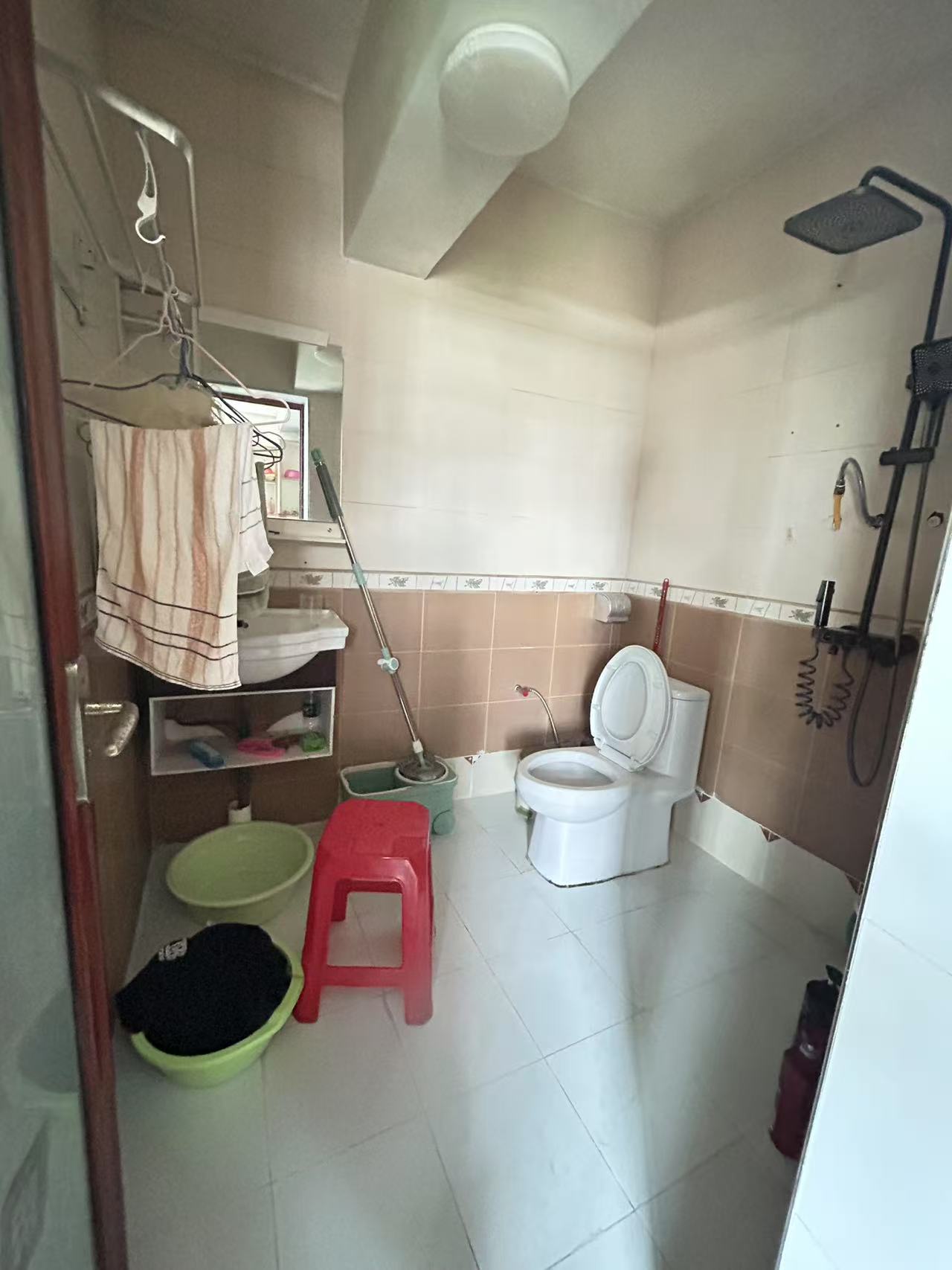 民贸大厦 3室2厅1卫 2000.0元/月 民贸大厦 3室2厅1卫 2000.0元/月室内图