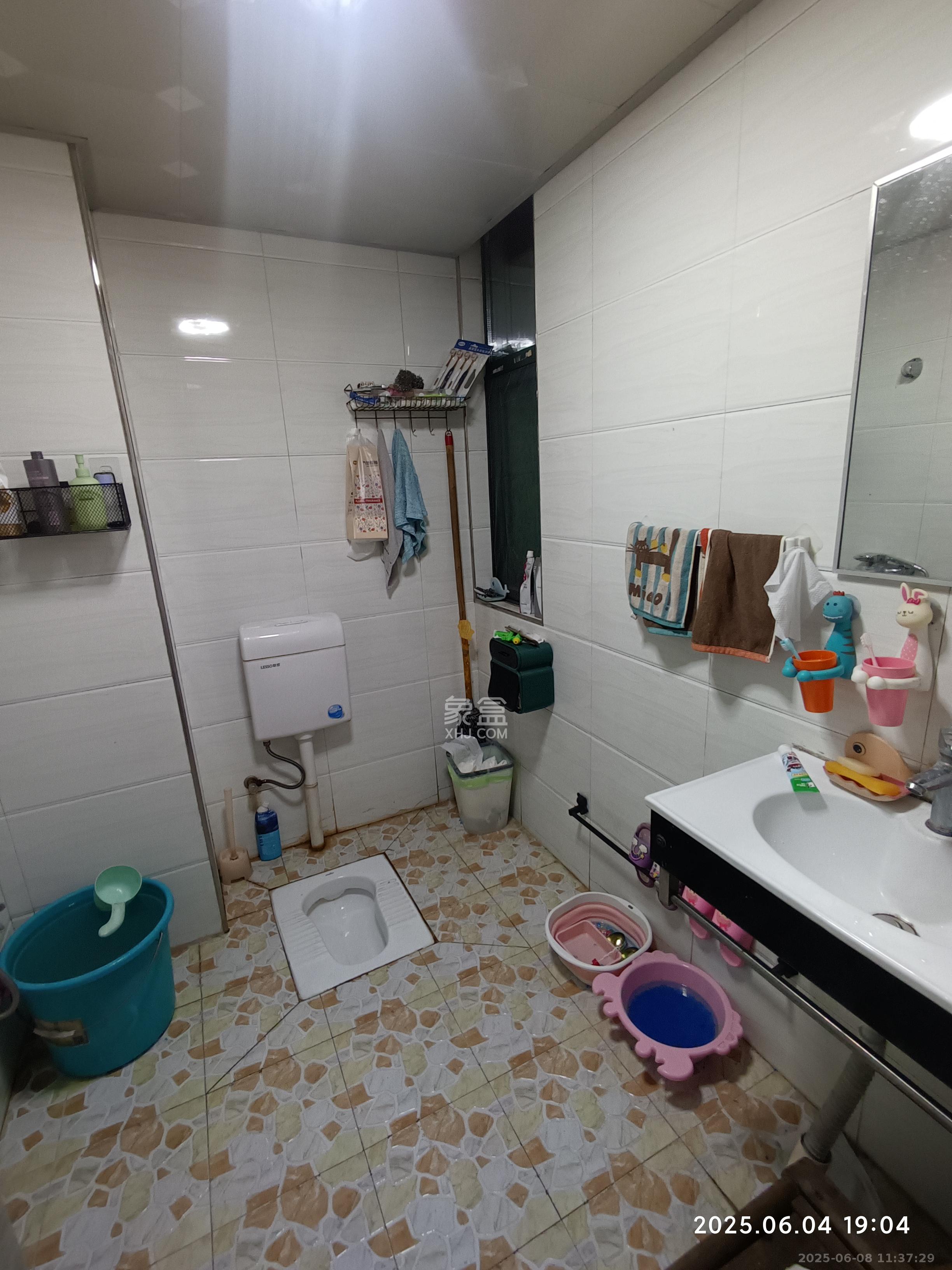 湖韵佳苑  2室1厅1卫   2300.00元/月室内图