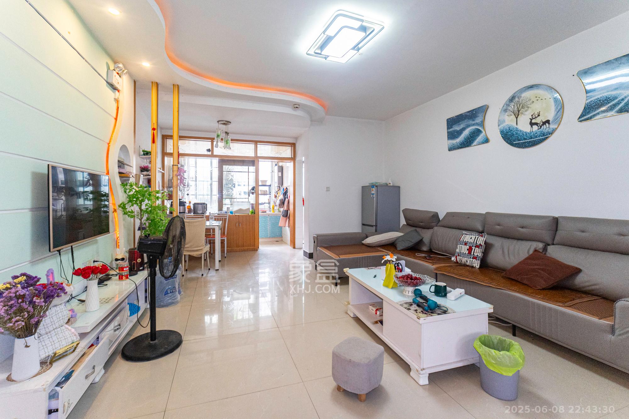 湘绣城  2室1厅1卫    38.0万 湘绣城  2室1厅1卫    38.0万客厅