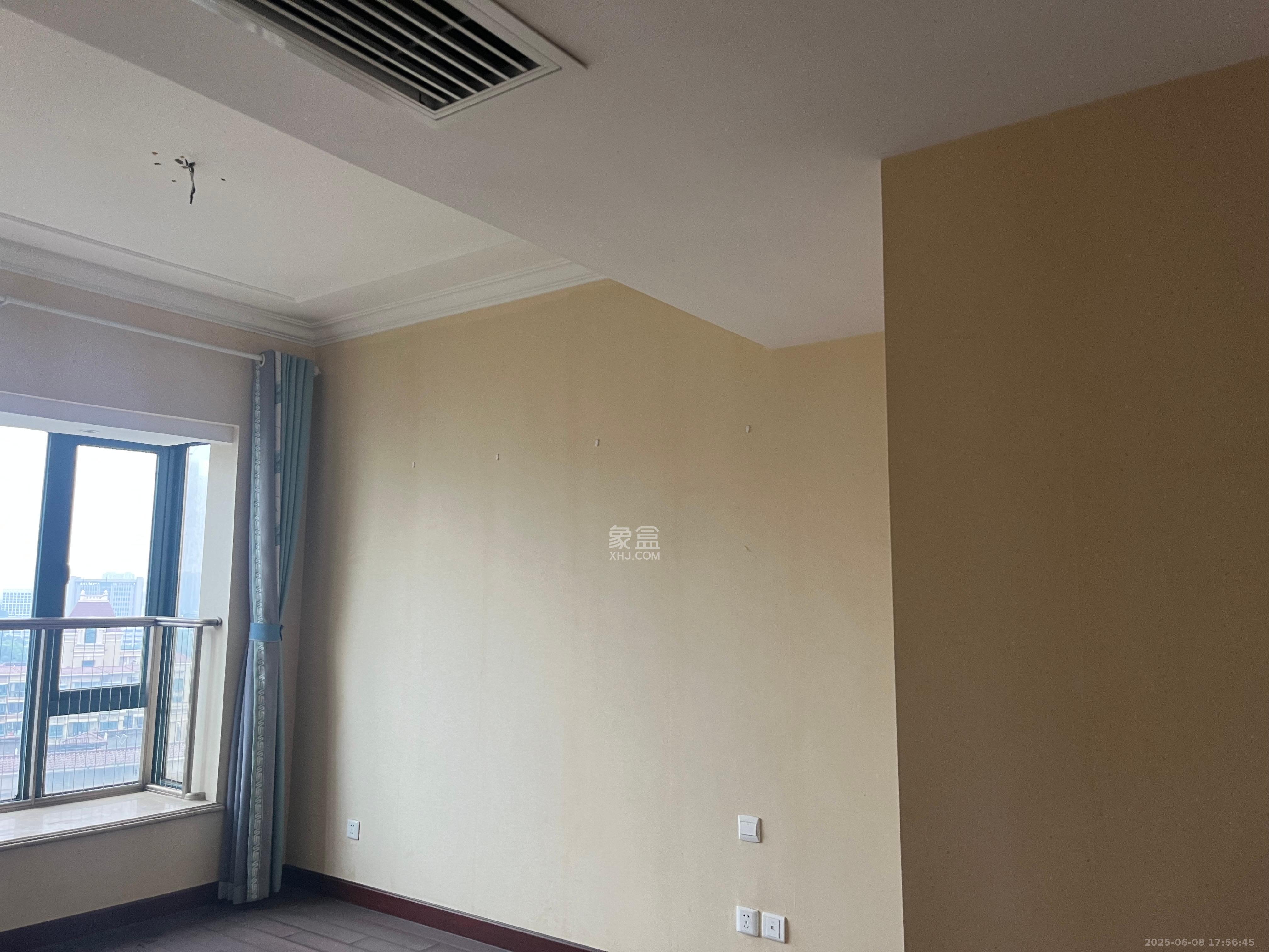 恒大雅苑 4室2厅1卫 5500.0元/月 恒大雅苑 4室2厅1卫 5500.0元/月室内图