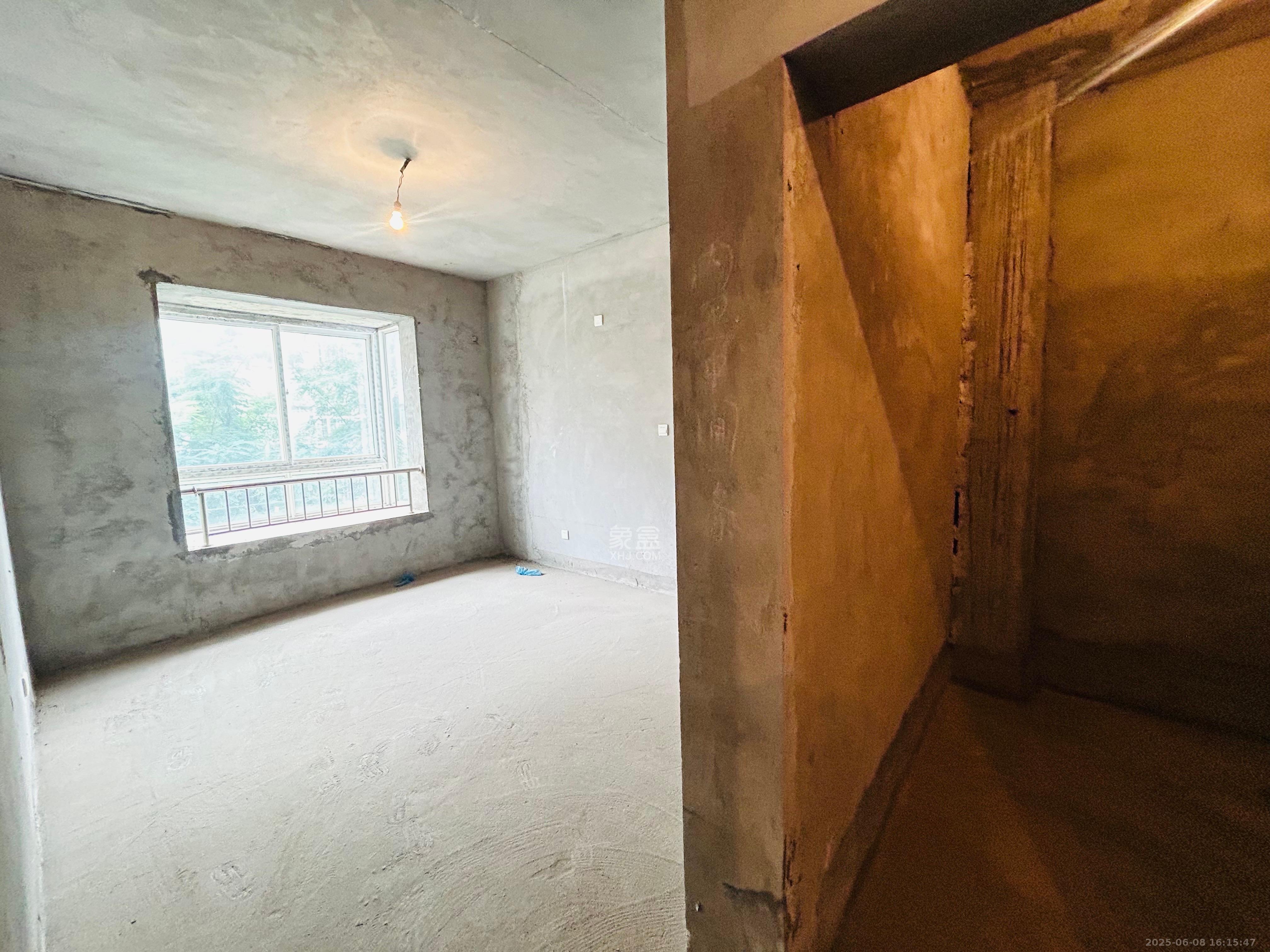 春满江南 3室2厅2卫 38.0万 春满江南 3室2厅2卫 38.0万客厅