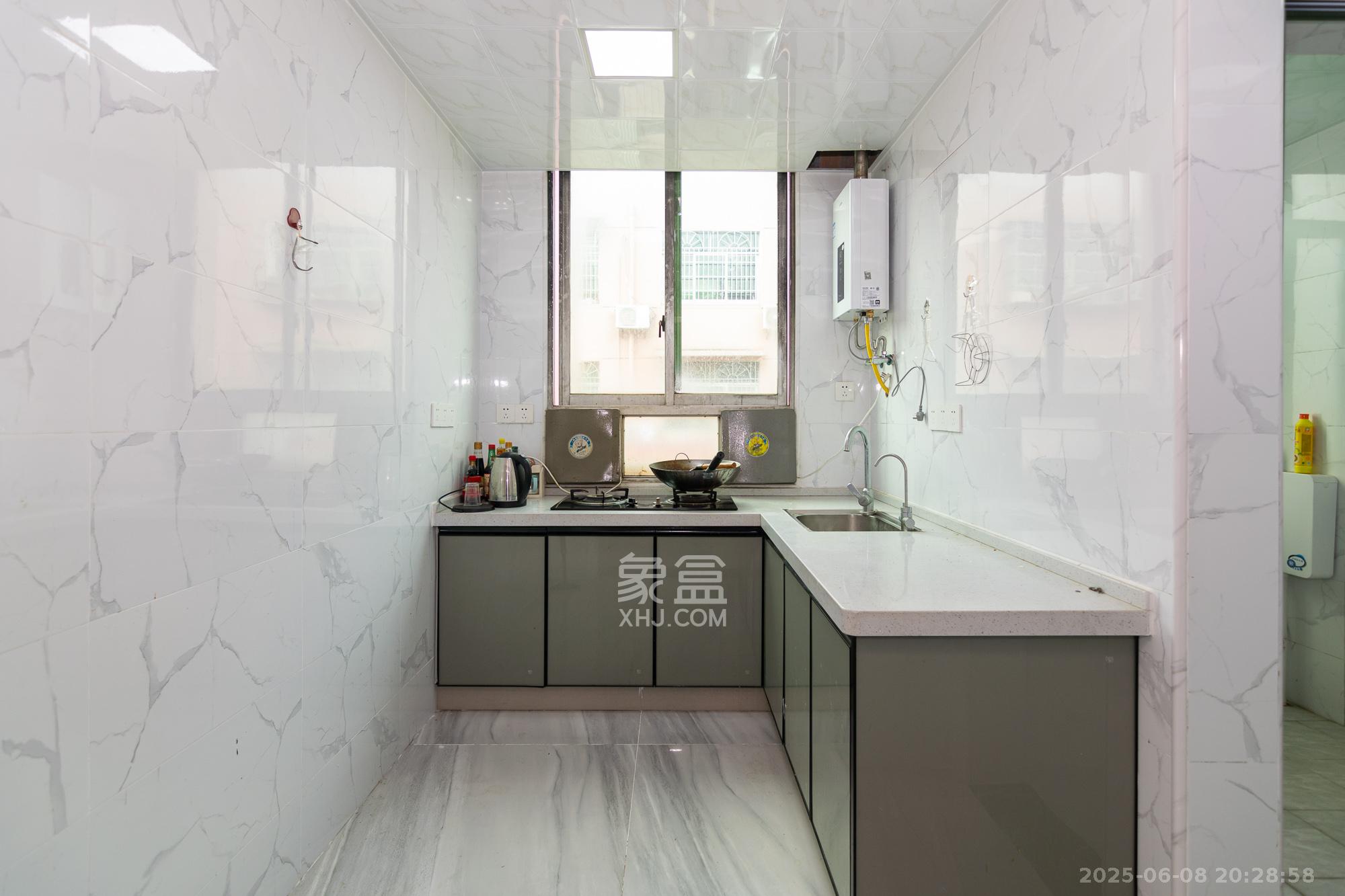 红旺大市场  3室2厅2卫    46.0万 红旺大市场  3室2厅2卫    46.0万厨房