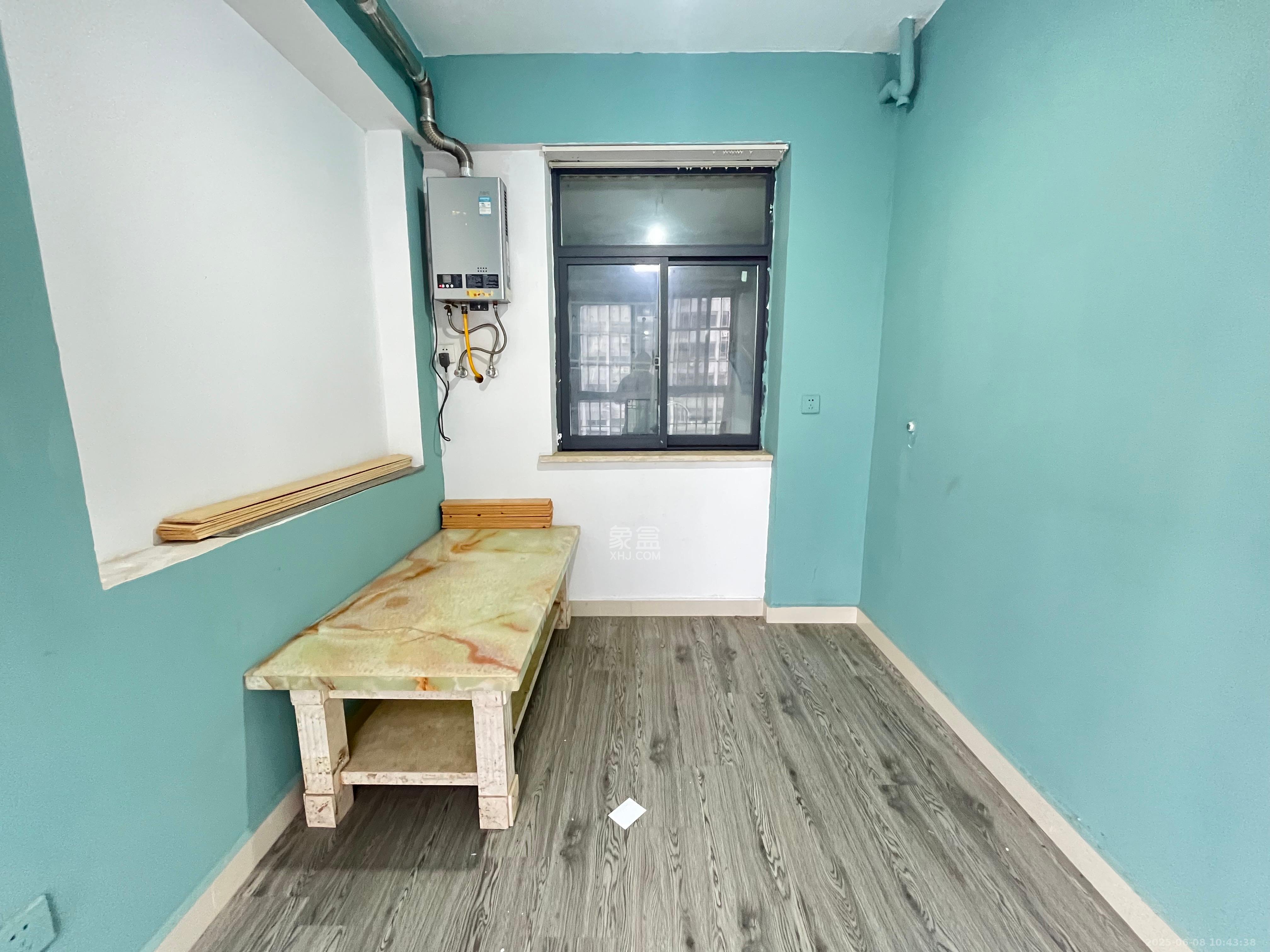 东方芙蓉  4室2厅2卫   3800.00元/月室内图