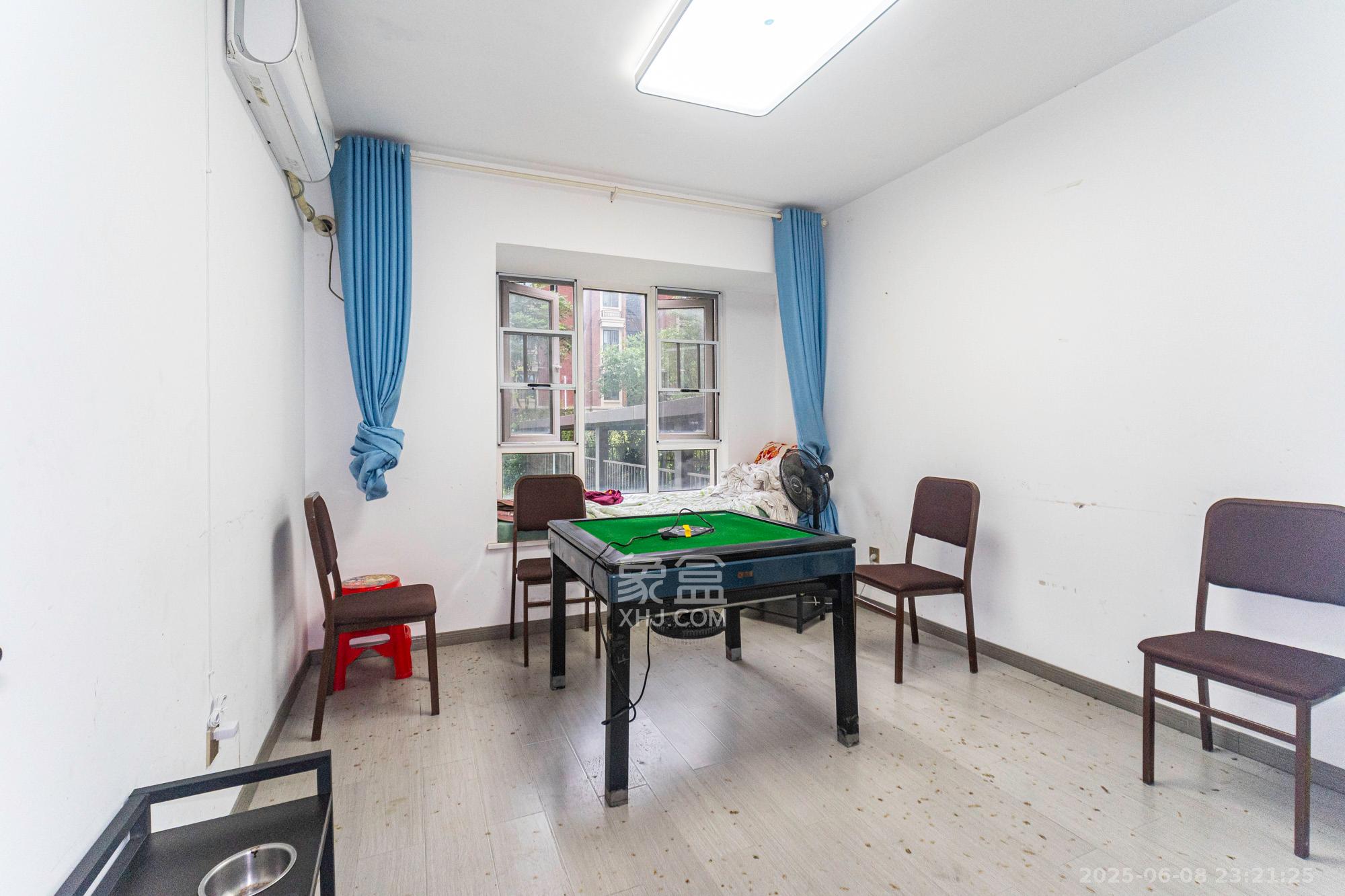 金地艺境 3室2厅2卫 75.0万 金地艺境 3室2厅2卫 75.0万卧室