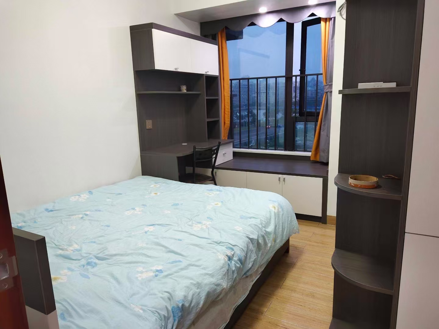 保利中央海岸一二期  3室2厅2卫    190.0万 保利中央海岸一二期  3室2厅2卫    190.0万室内图