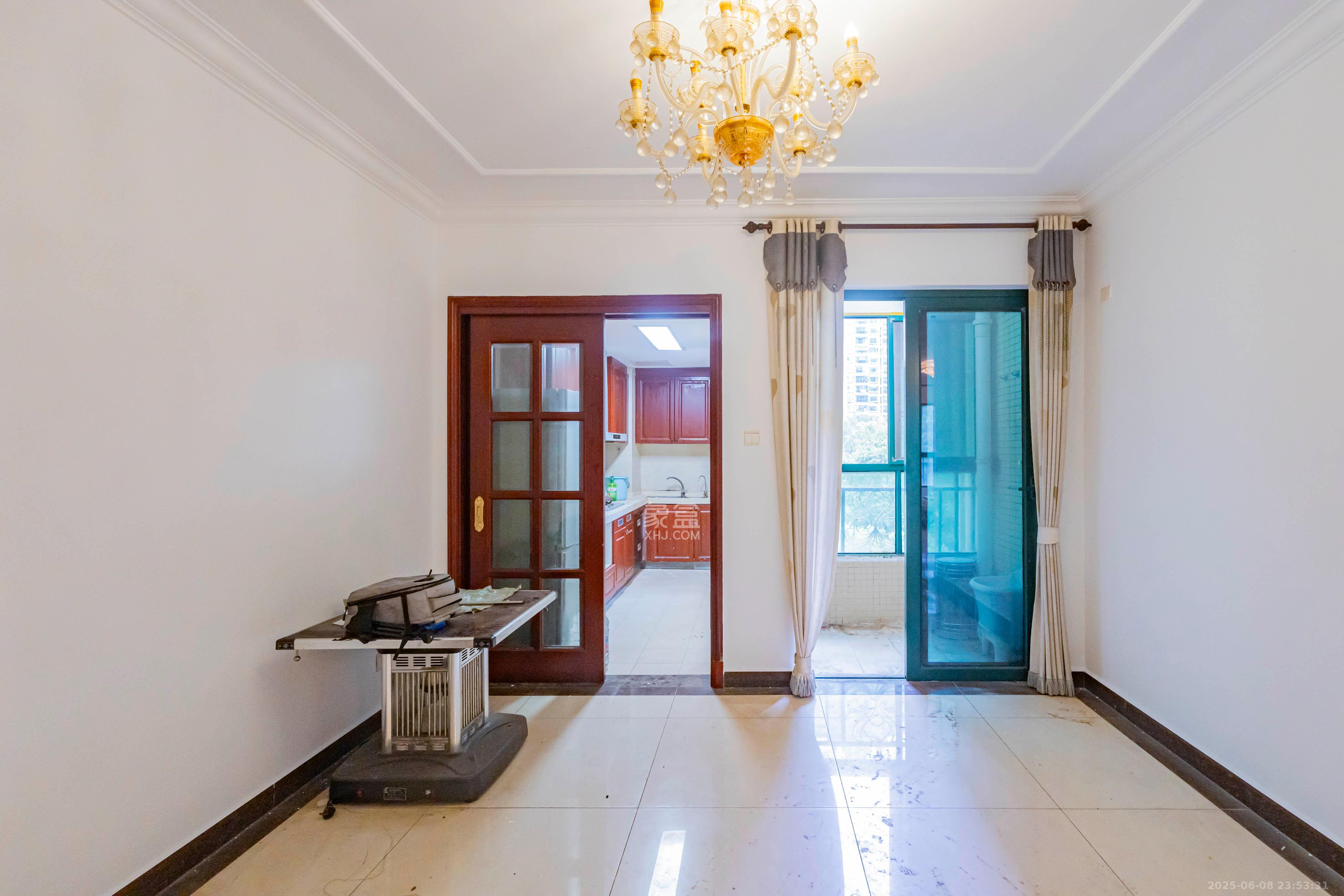 恒大雅苑 3室2厅1卫 116.0万 恒大雅苑 3室2厅1卫 116.0万客厅