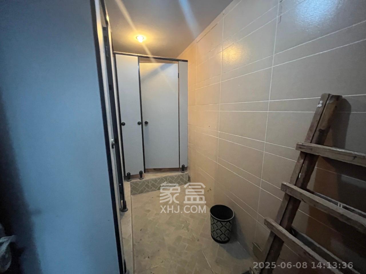 香颂国际 3室2厅2卫 3000.0元/月 香颂国际 3室2厅2卫 3000.0元/月室内图