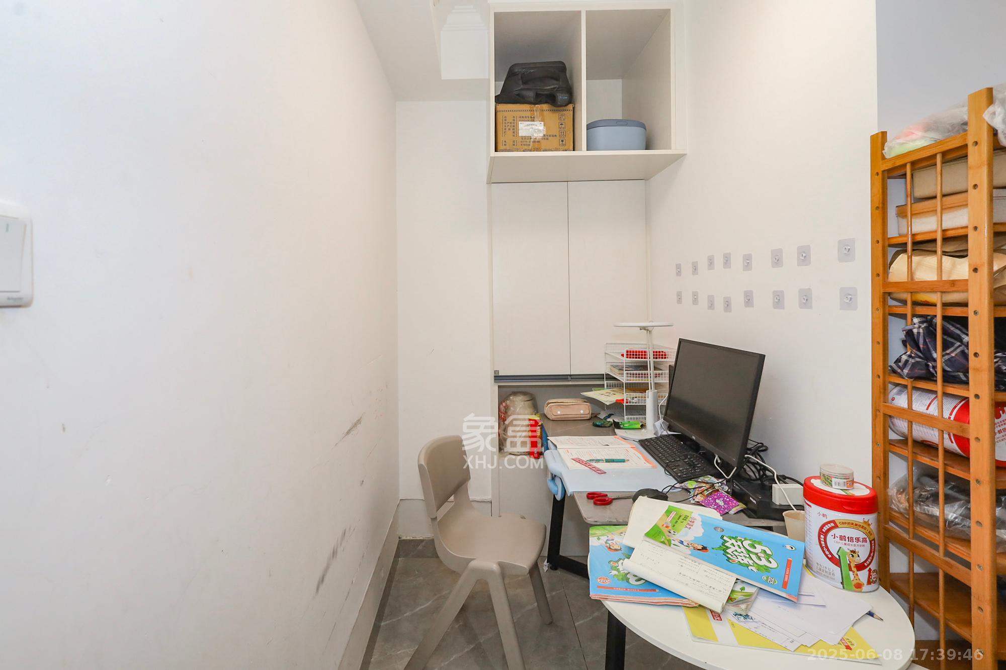 钰龙天下一期  3室2厅1卫    210.0万 钰龙天下一期  3室2厅1卫    210.0万其他