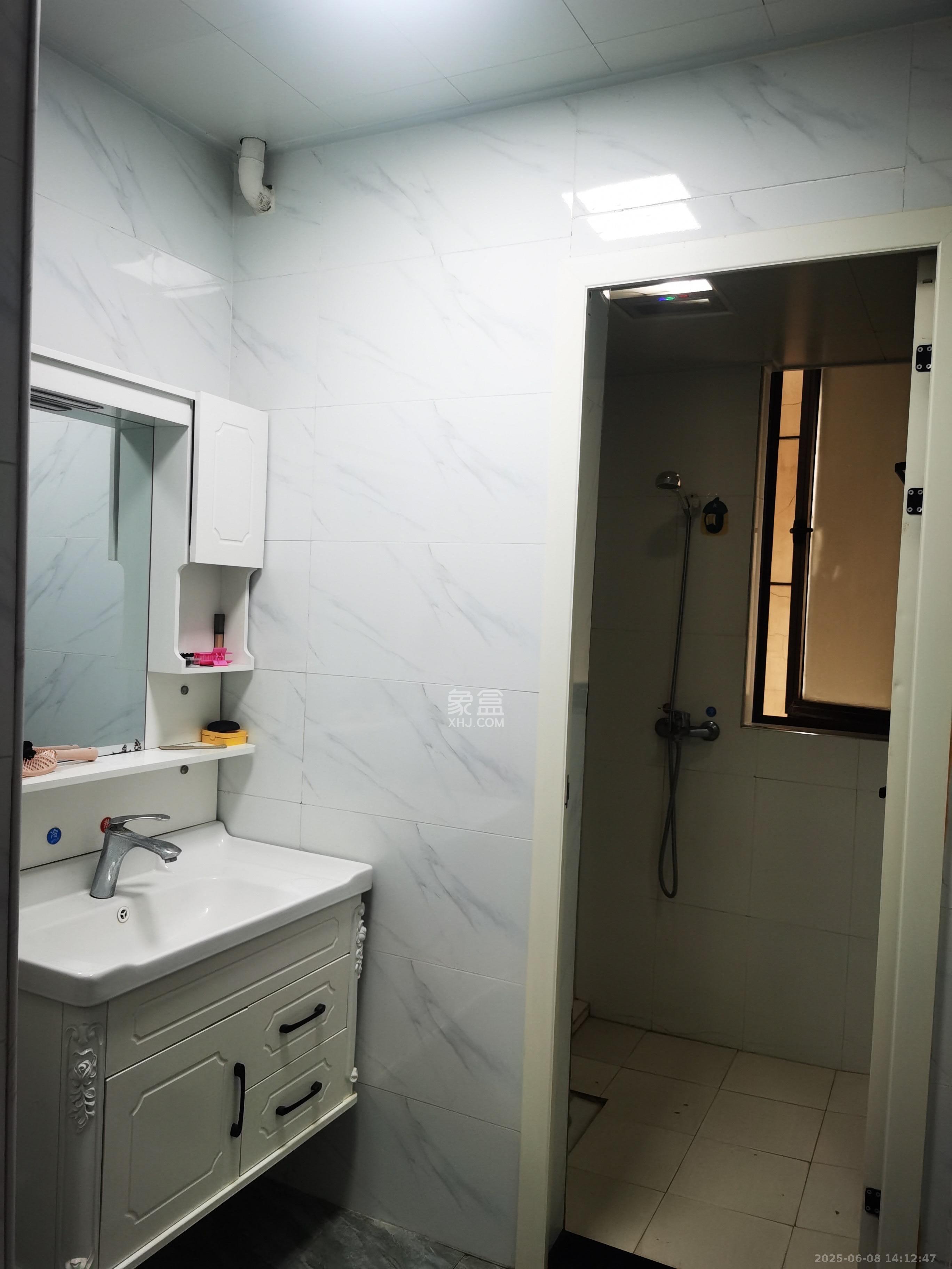 铂宫  3室2厅2卫    4000.0元/月 铂宫  3室2厅2卫    4000.0元/月室内图