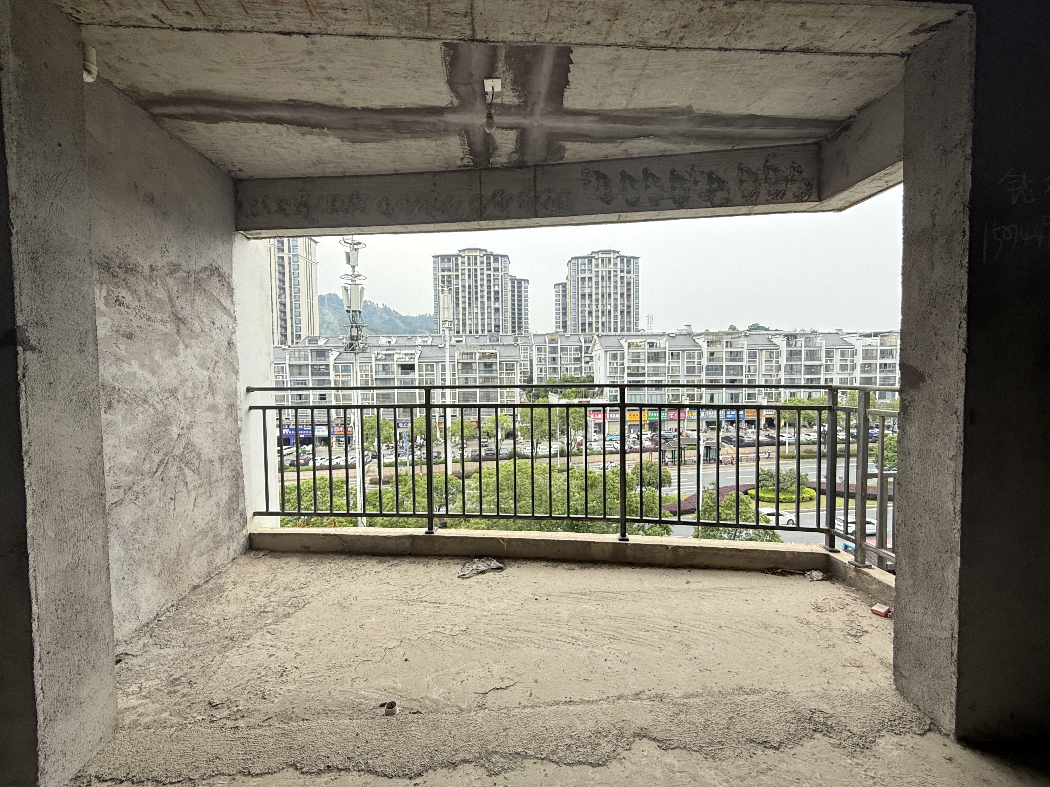 熙城春天  3室2厅2卫    49.5万 熙城春天  3室2厅2卫    49.5万客厅