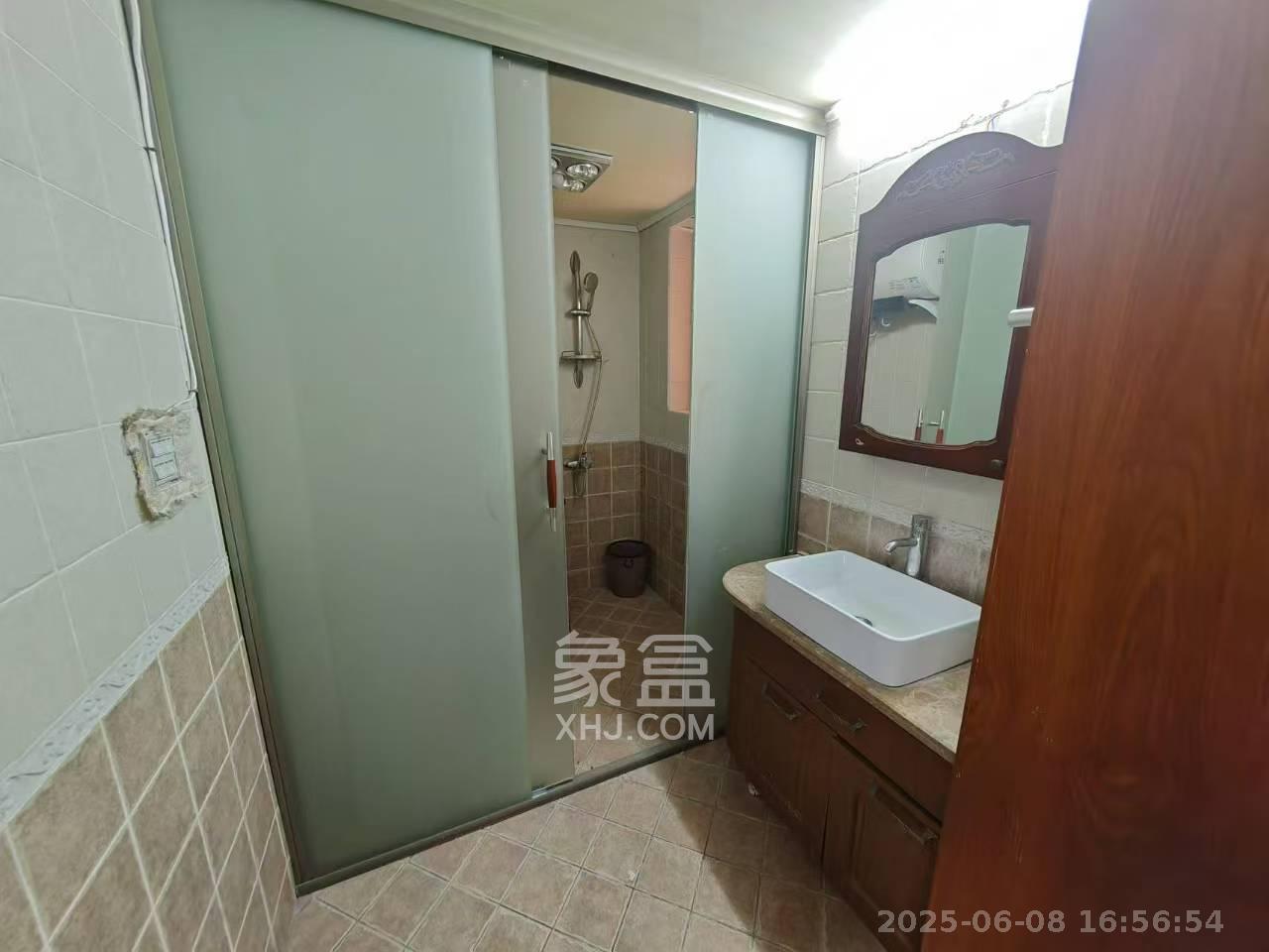 中城丽景香山园 4室2厅2卫 3800.0元/月 中城丽景香山园 4室2厅2卫 3800.0元/月室内图