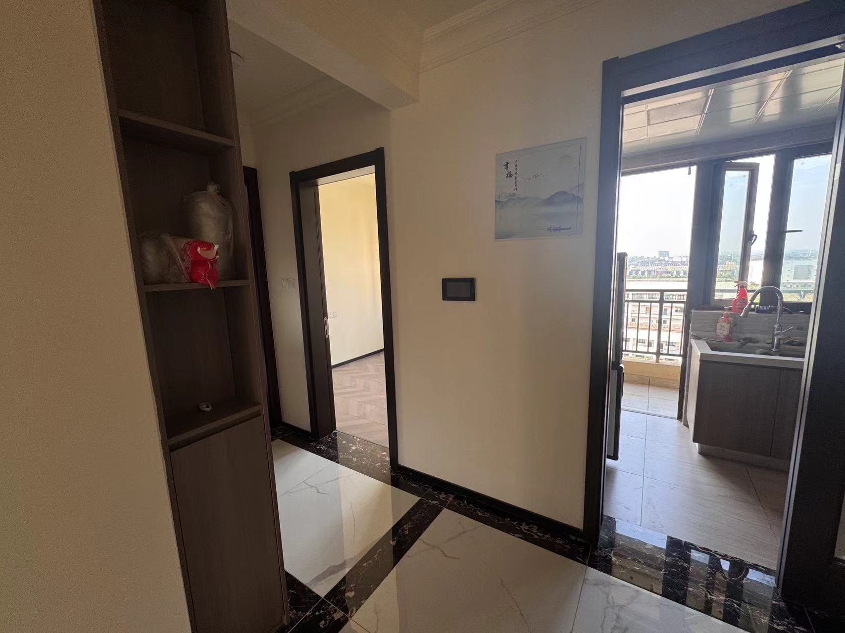 华耀碧桂园十里江湾誉峯 3室2厅2卫 2200.0元/月 华耀碧桂园十里江湾誉峯 3室2厅2卫 2200.0元/月室内图